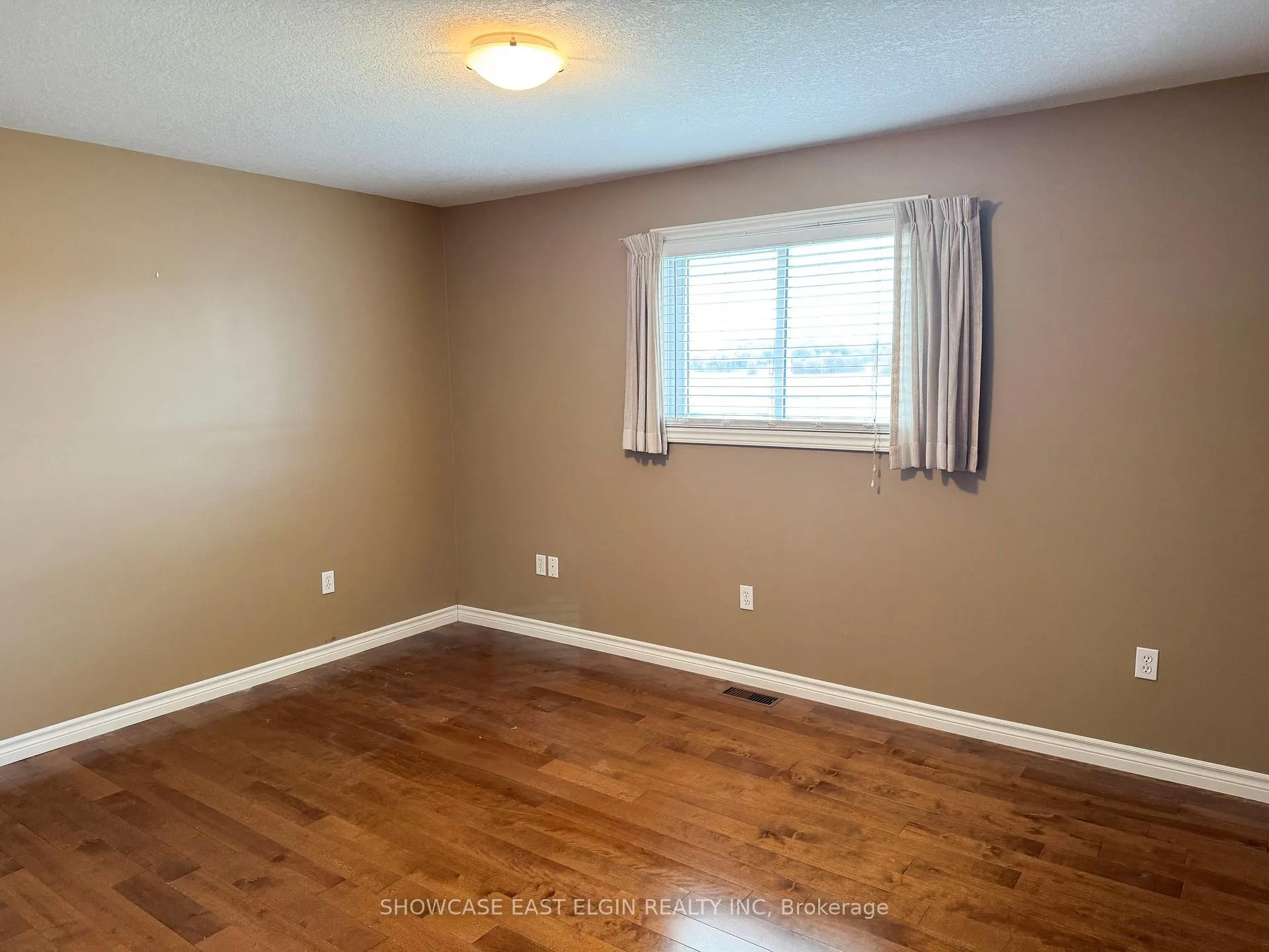 Photo 12 of 10 Holland Avenue, Aylmer — HOMEH