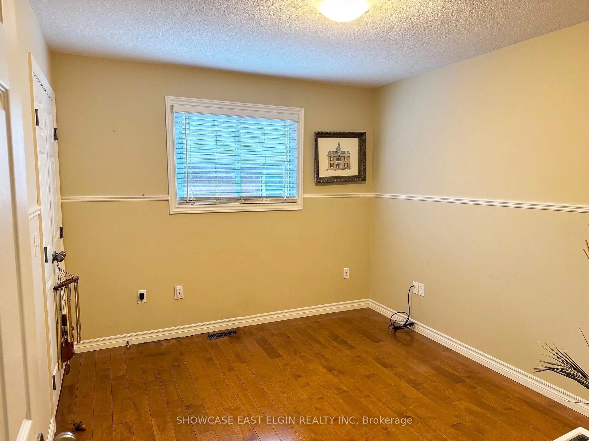 Photo 14 of 10 Holland Avenue, Aylmer — HOMEH