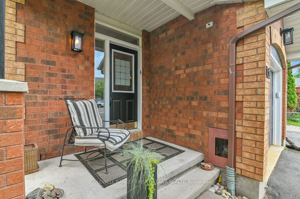 Photo 2 of 131 Hearst Way, Ottawa, Kanata - Katimavik — HOMEH