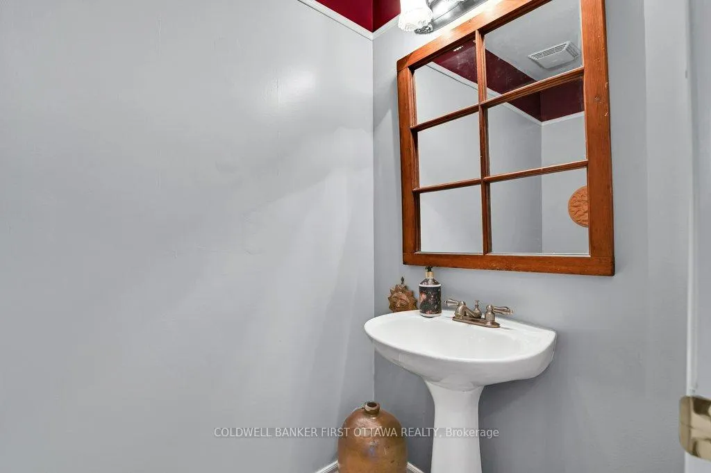 Photo 5 of 131 Hearst Way, Ottawa, Kanata - Katimavik — HOMEH