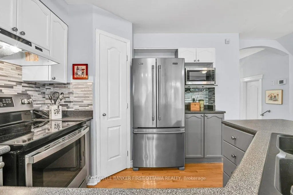 Photo 8 of 131 Hearst Way, Ottawa, Kanata - Katimavik — HOMEH