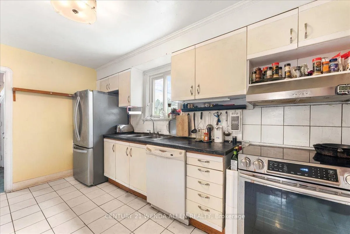 Photo 15 of 63 Torrens Avenue, Toronto, Broadview North — HOMEH