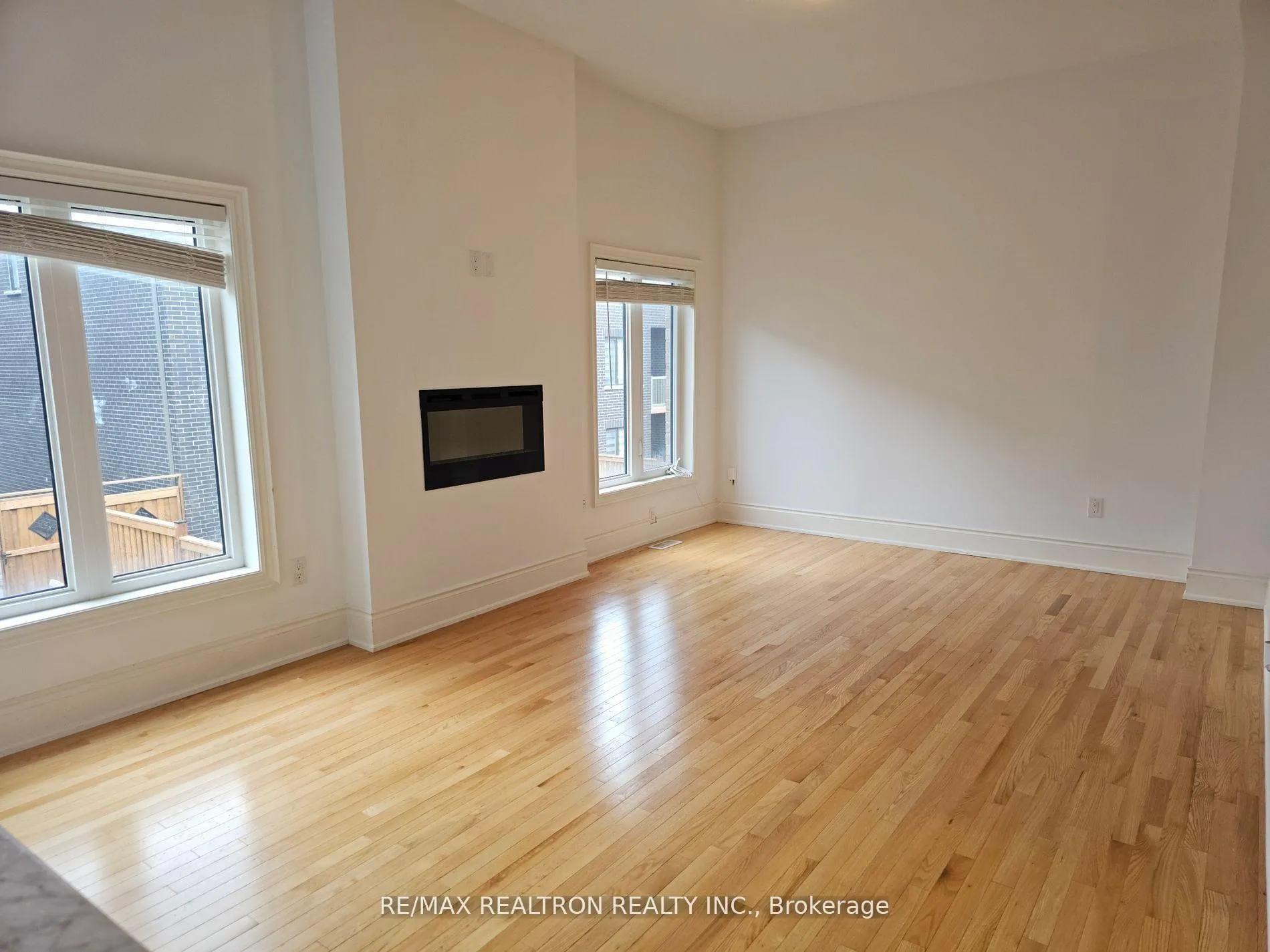Photo 14 of 75 Tango Crescent, Newmarket, Woodland Hill — HOMEH