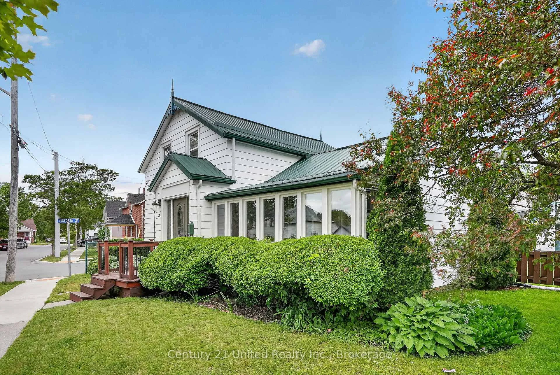 Photo 3 of 190 Blake Street, Cobourg — HOMEH