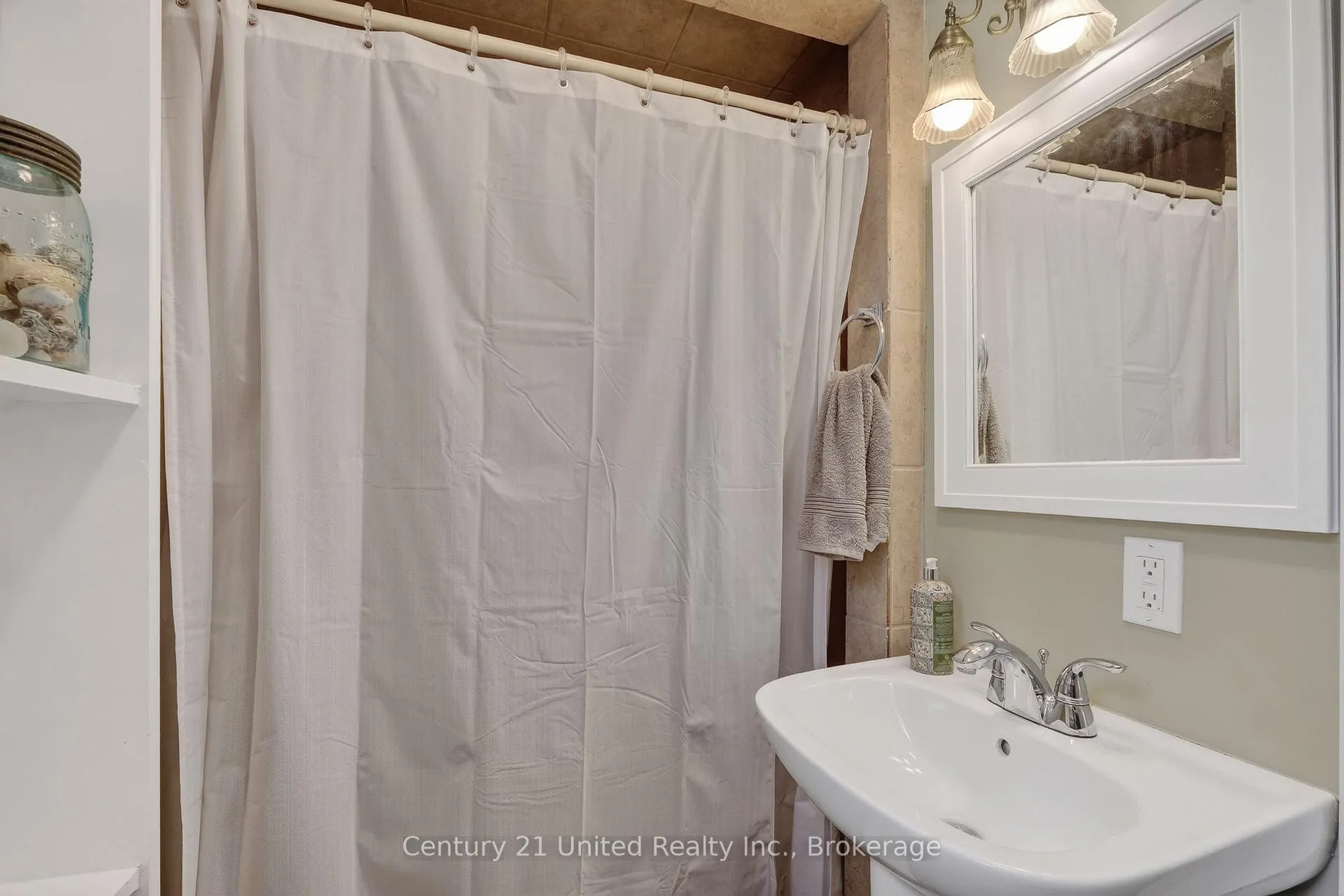 Photo 10 of 190 Blake Street, Cobourg — HOMEH