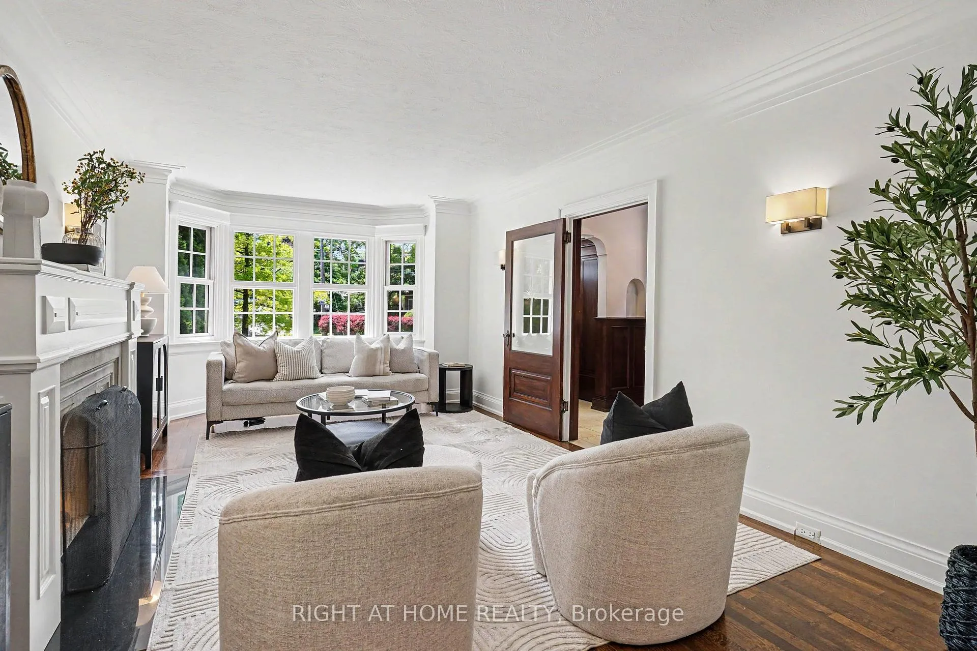 Photo 3 of 504 Roselawn Avenue, Toronto, Lawrence Park South — HOMEH