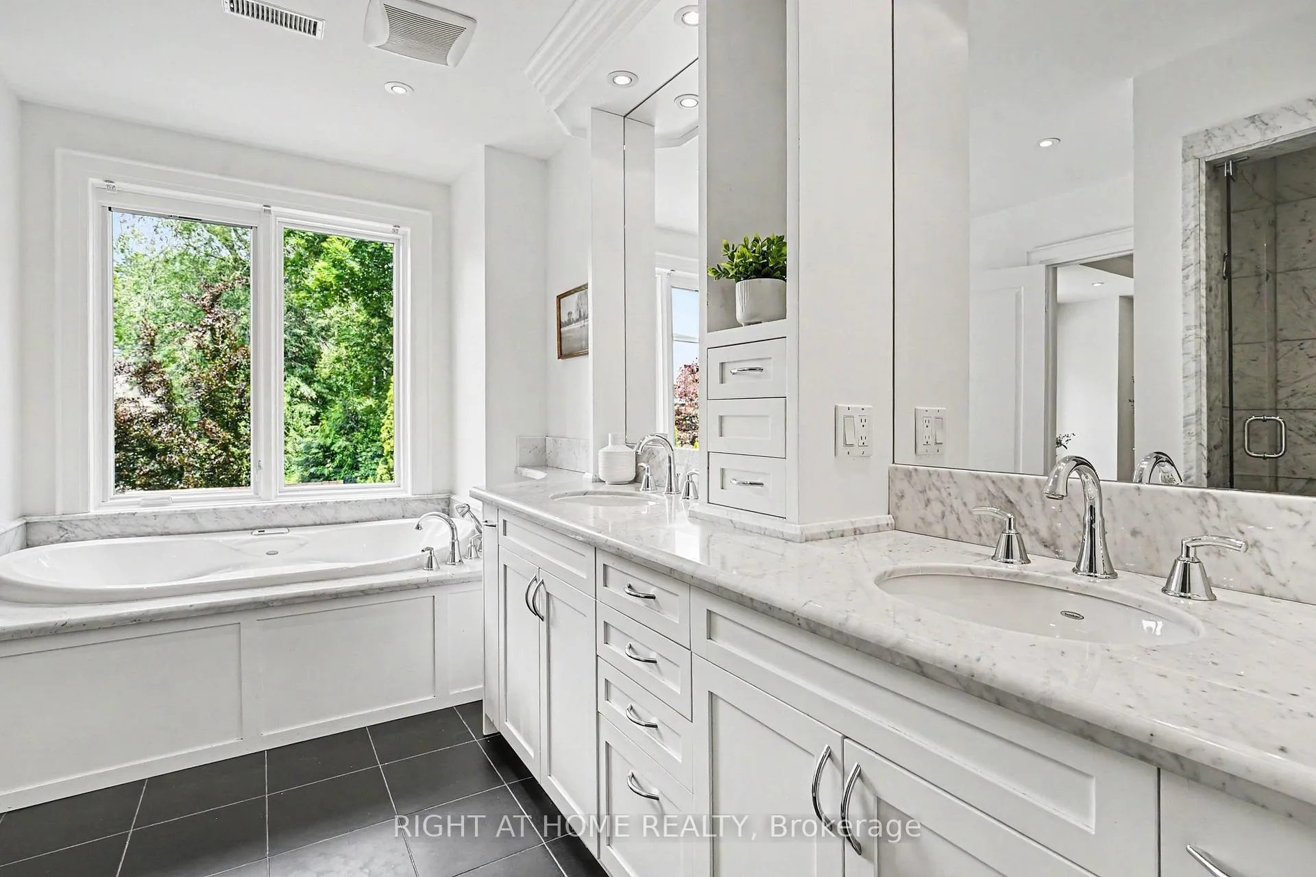 Photo 24 of 504 Roselawn Avenue, Toronto, Lawrence Park South — HOMEH