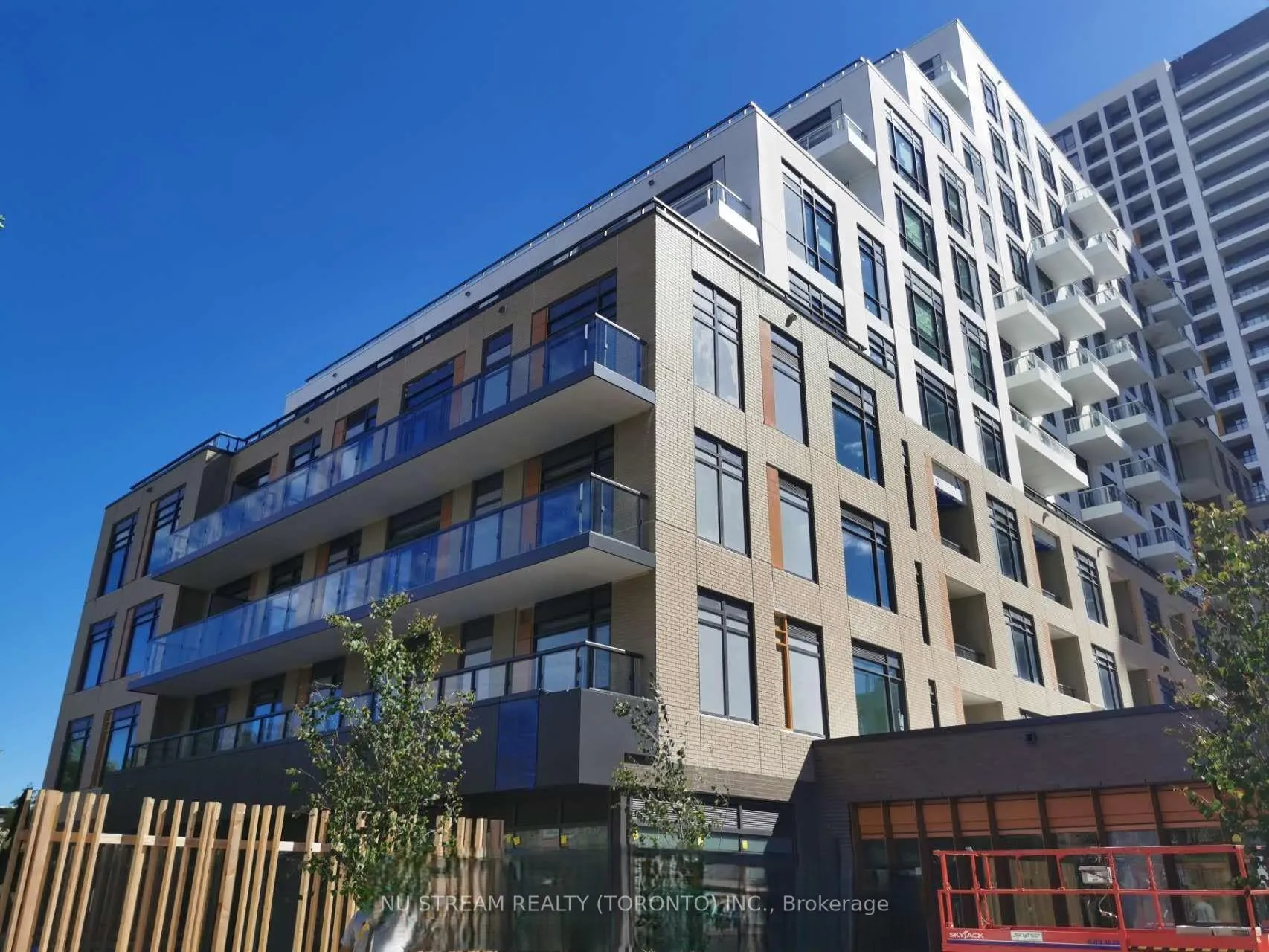 Photo 1 of Unit C313, 8 Beverley Glen Boulevard, Vaughan, Beverley Glen — HOMEH