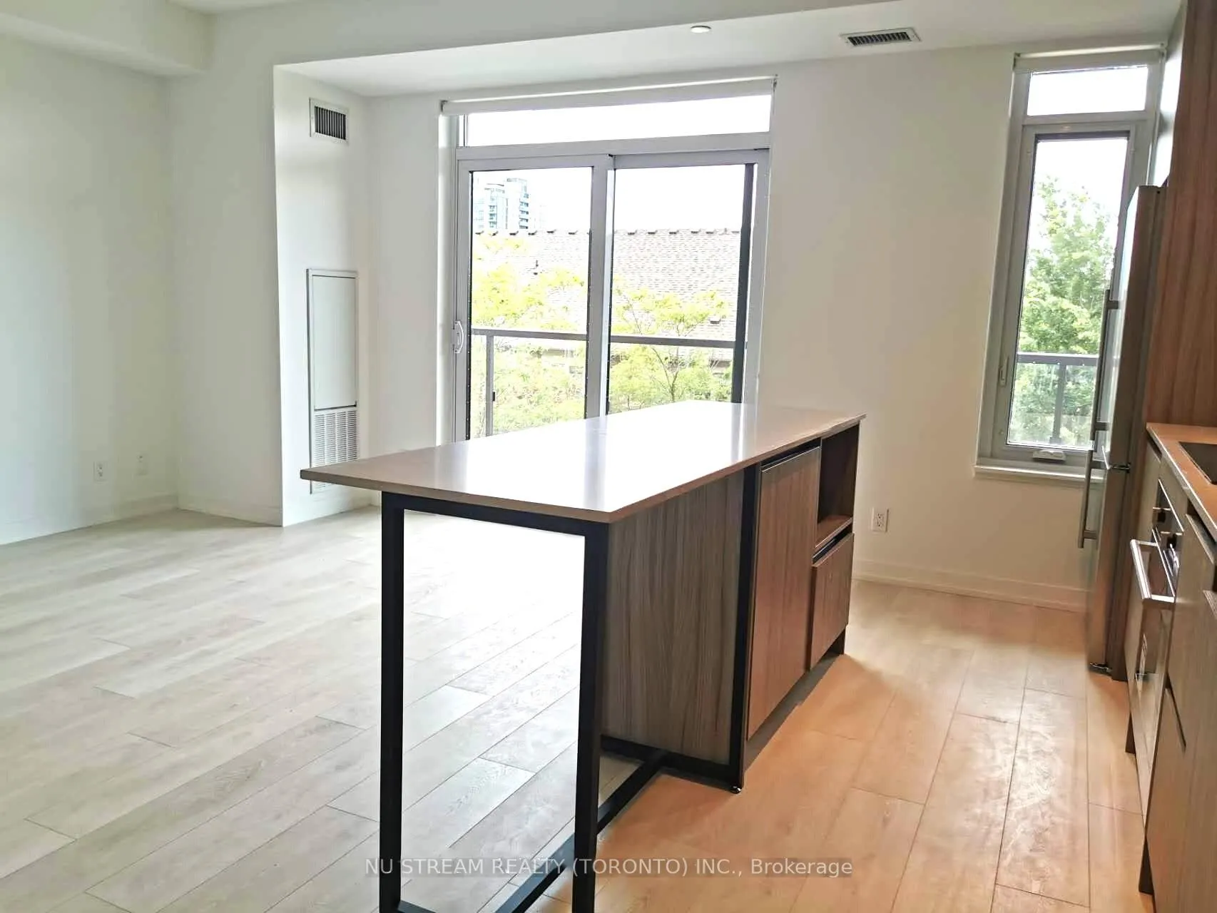 Photo 7 of Unit C313, 8 Beverley Glen Boulevard, Vaughan, Beverley Glen — HOMEH