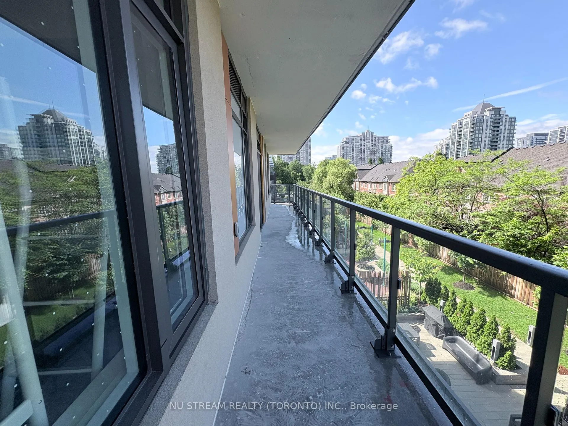 Photo 8 of Unit C313, 8 Beverley Glen Boulevard, Vaughan, Beverley Glen — HOMEH