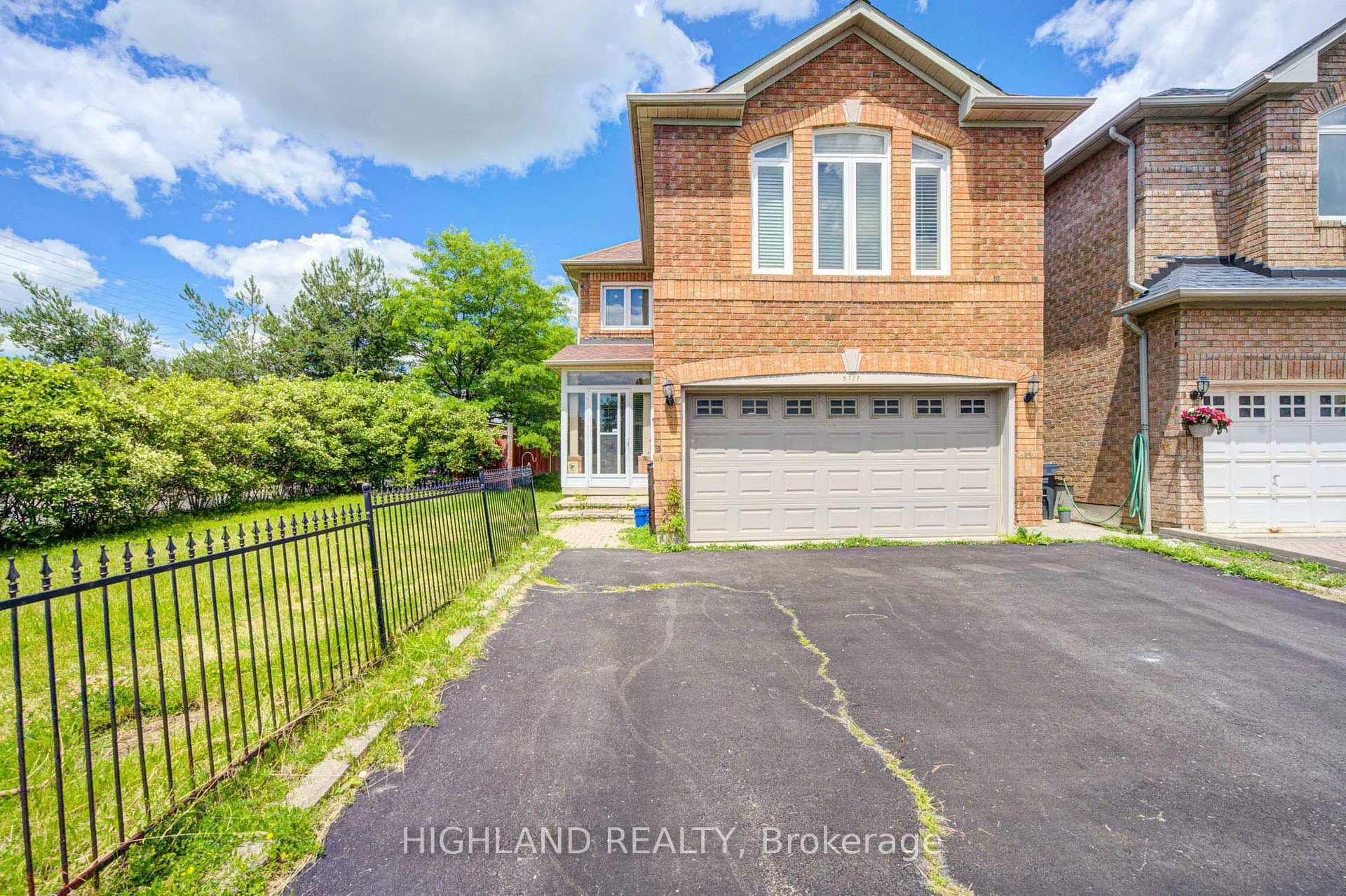Front of Upper Level, 5327 Landsborough Avenue