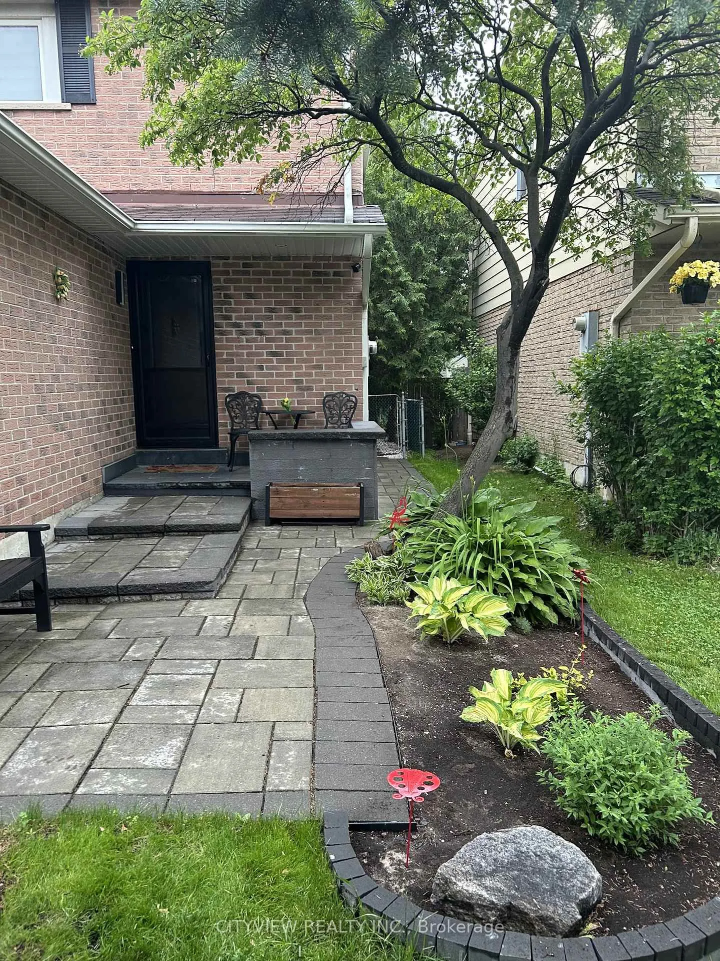 Photo 2 of 7025 Hickling Crescent, Mississauga, Meadowvale — HOMEH