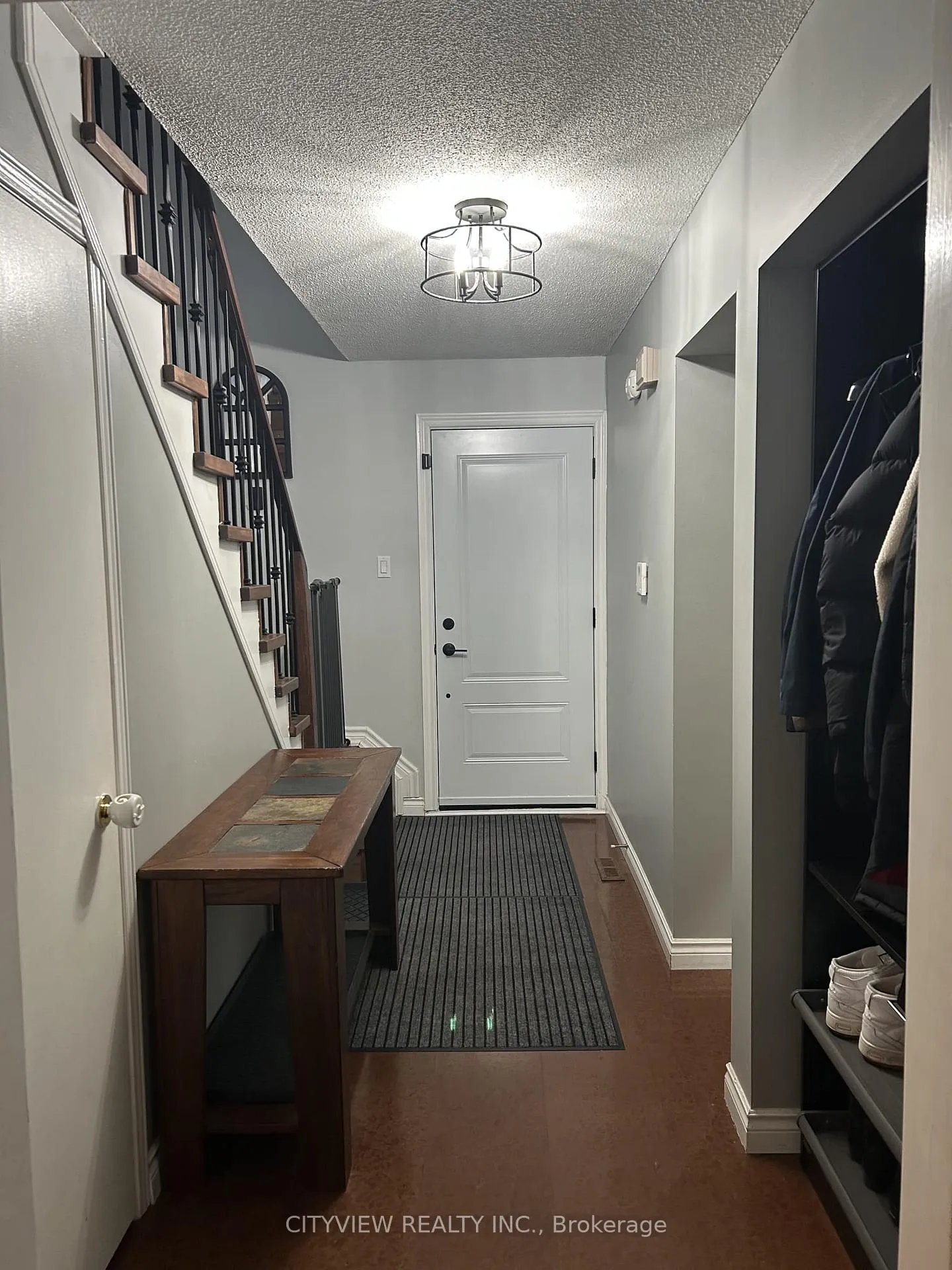Photo 3 of 7025 Hickling Crescent, Mississauga, Meadowvale — HOMEH