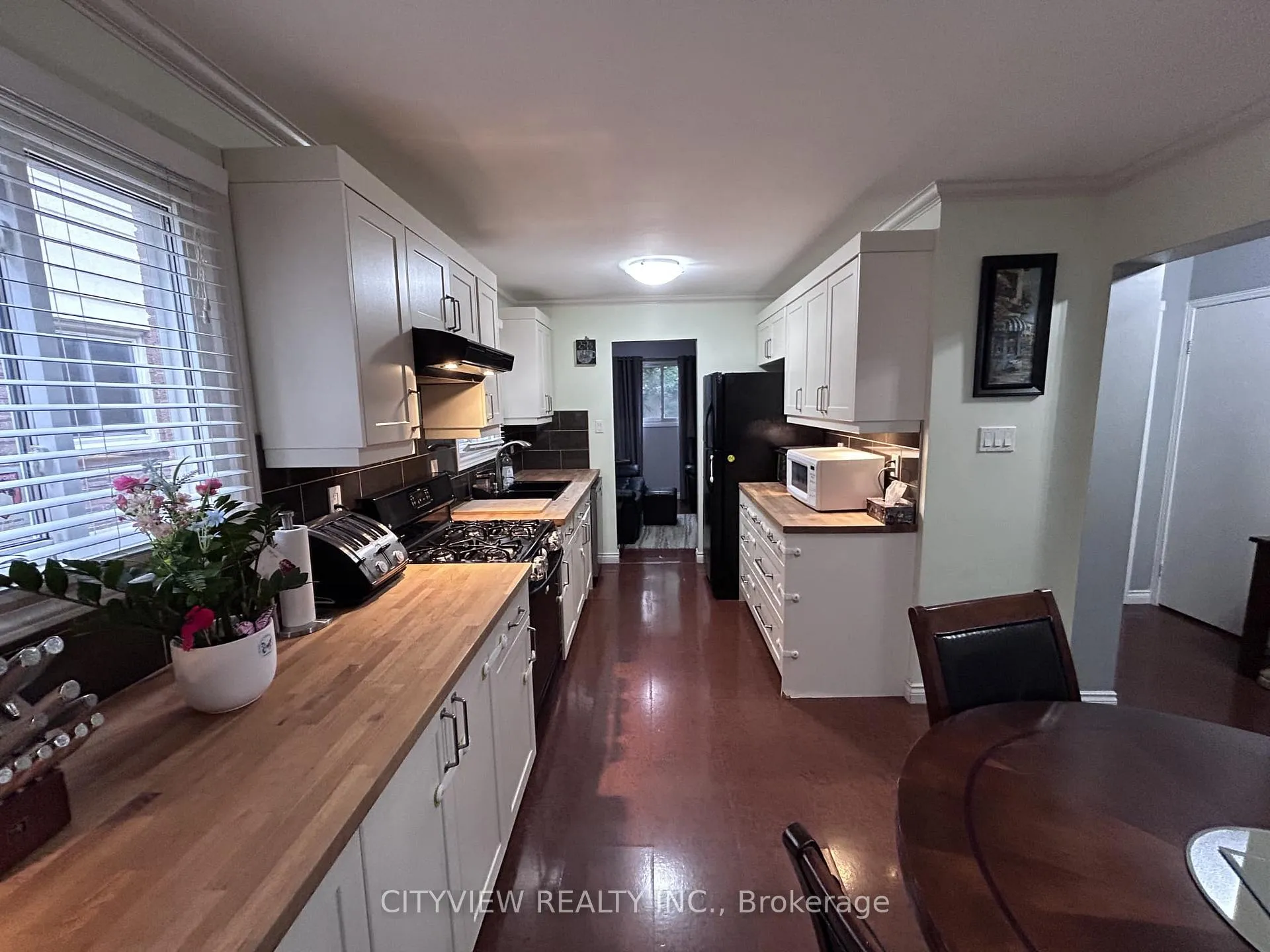 Photo 5 of 7025 Hickling Crescent, Mississauga, Meadowvale — HOMEH
