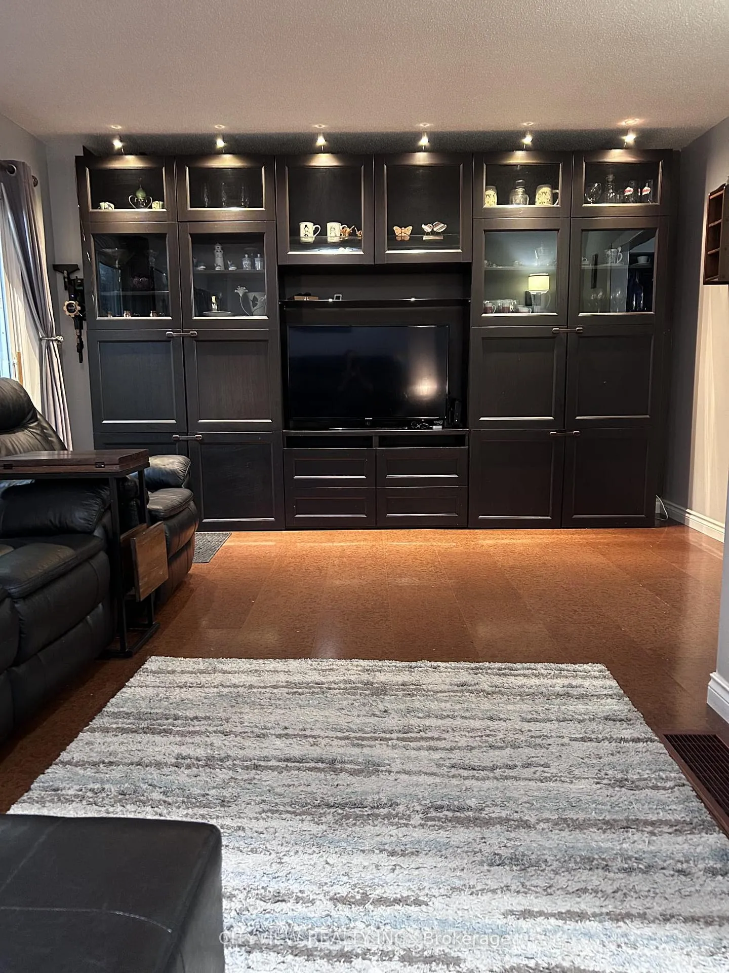 Photo 7 of 7025 Hickling Crescent, Mississauga, Meadowvale — HOMEH