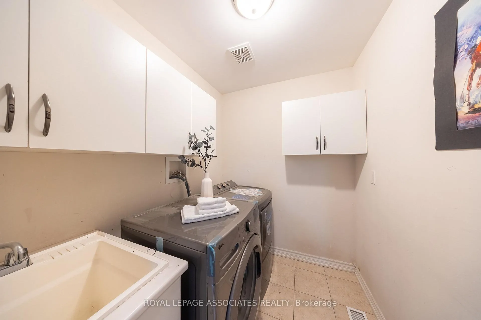 Photo 29 of 80 Thornbush Boulevard, Brampton, Northwest Brampton — HOMEH