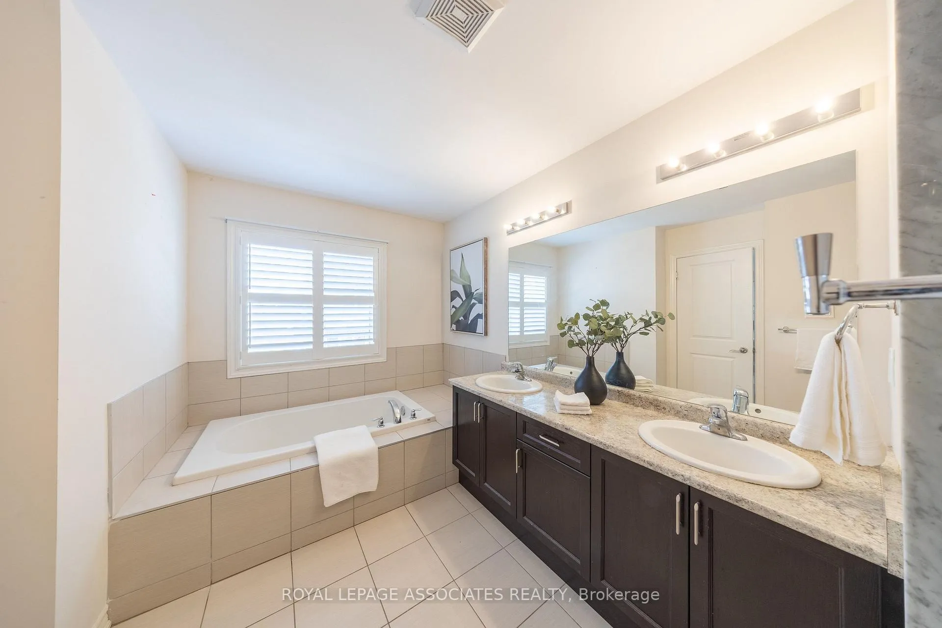 Photo 36 of 80 Thornbush Boulevard, Brampton, Northwest Brampton — HOMEH