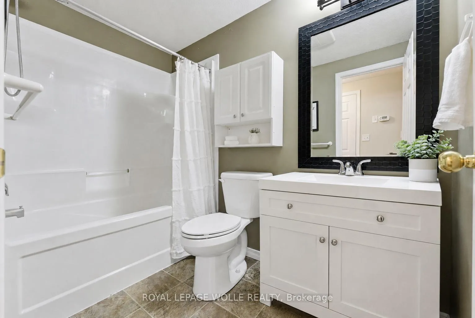 Photo 11 of Unit 14D, 931 Glasgow Street, Kitchener — HOMEH