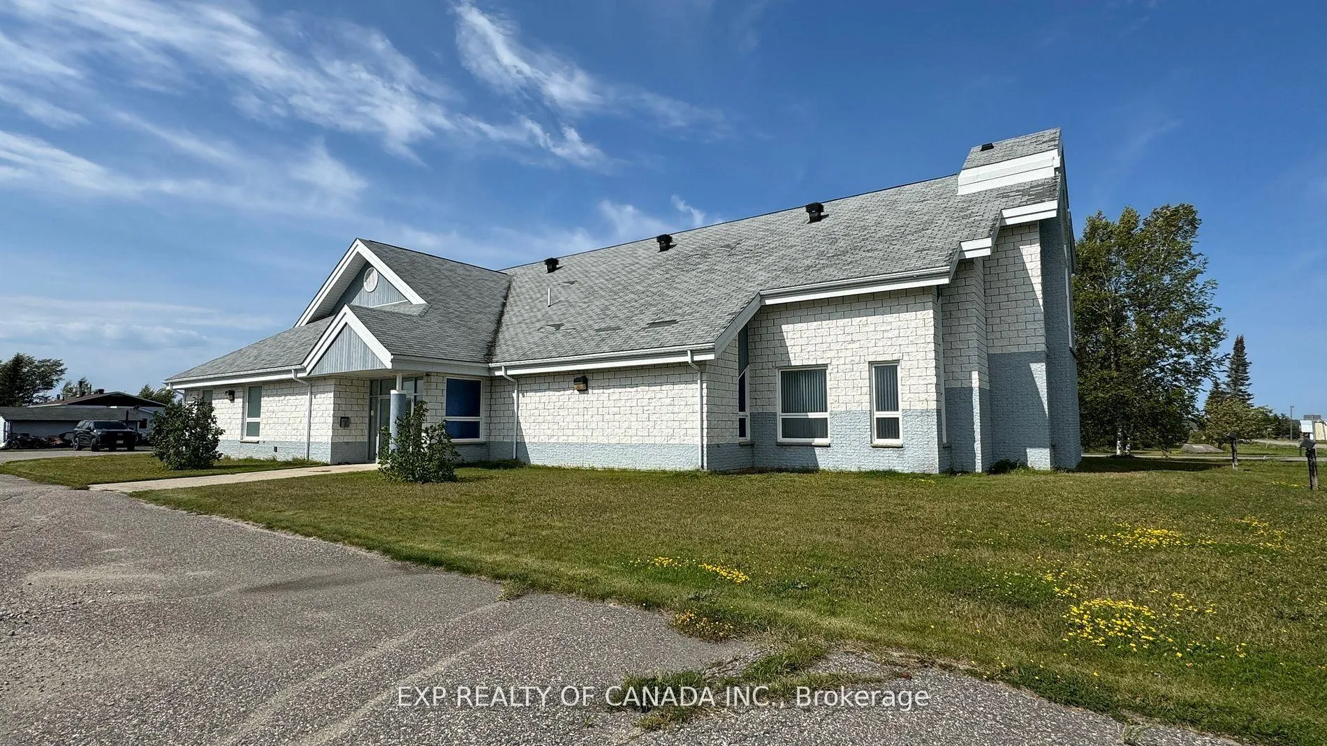 Photo 4 of 2323 Genier Road, Cochrane — HOMEH