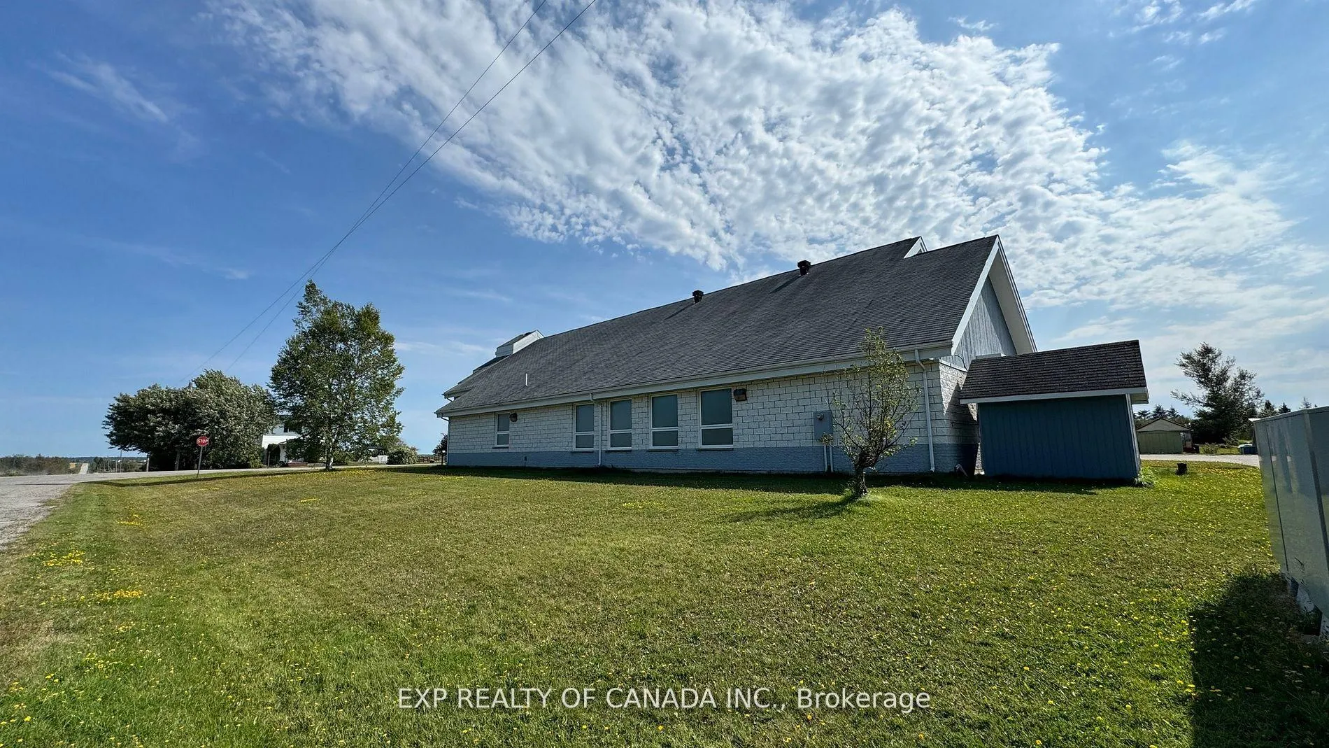Photo 5 of 2323 Genier Road, Cochrane — HOMEH