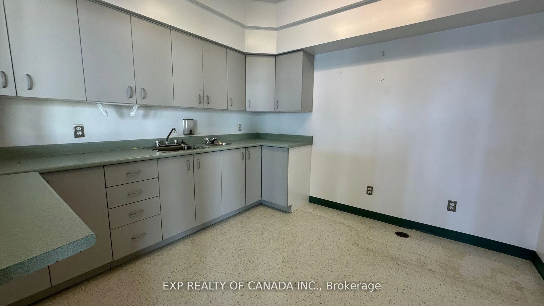 Photo 29 of 2323 Genier Road, Cochrane — HOMEH