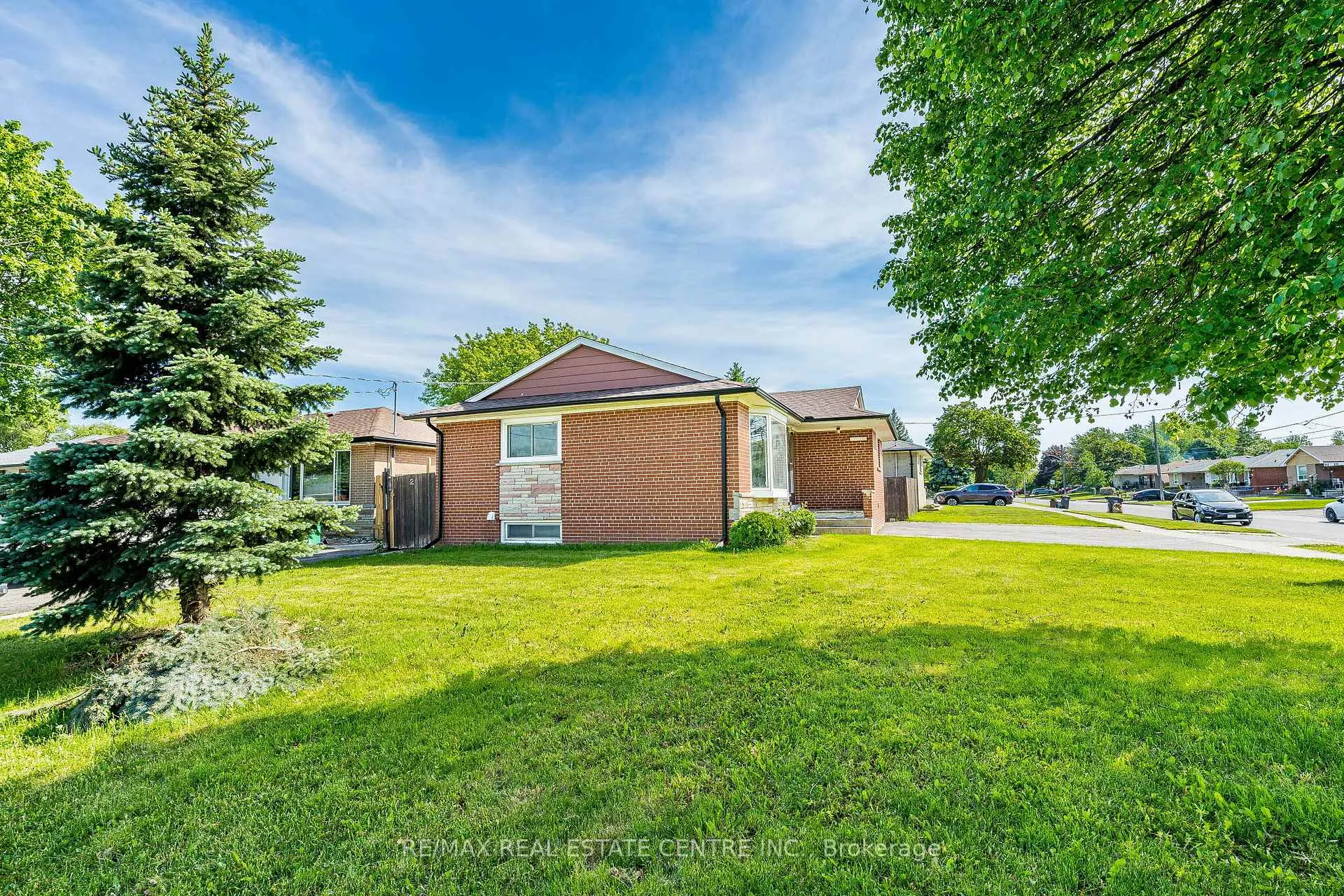 Photo 1 of Unit (Main Floor), 2 Milner Road, Brampton, Brampton East — HOMEH