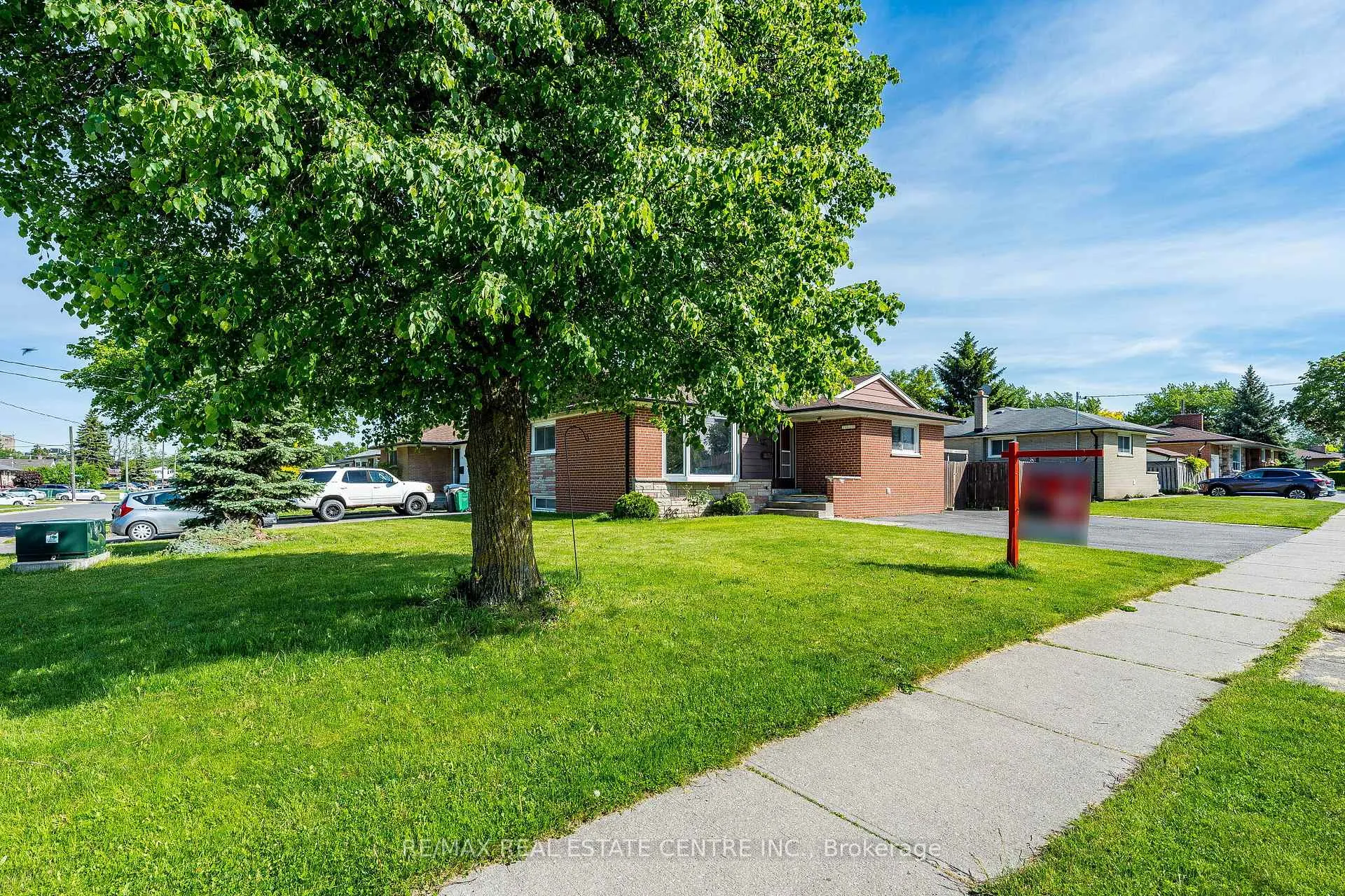 Photo 2 of Unit (Main Floor), 2 Milner Road, Brampton, Brampton East — HOMEH