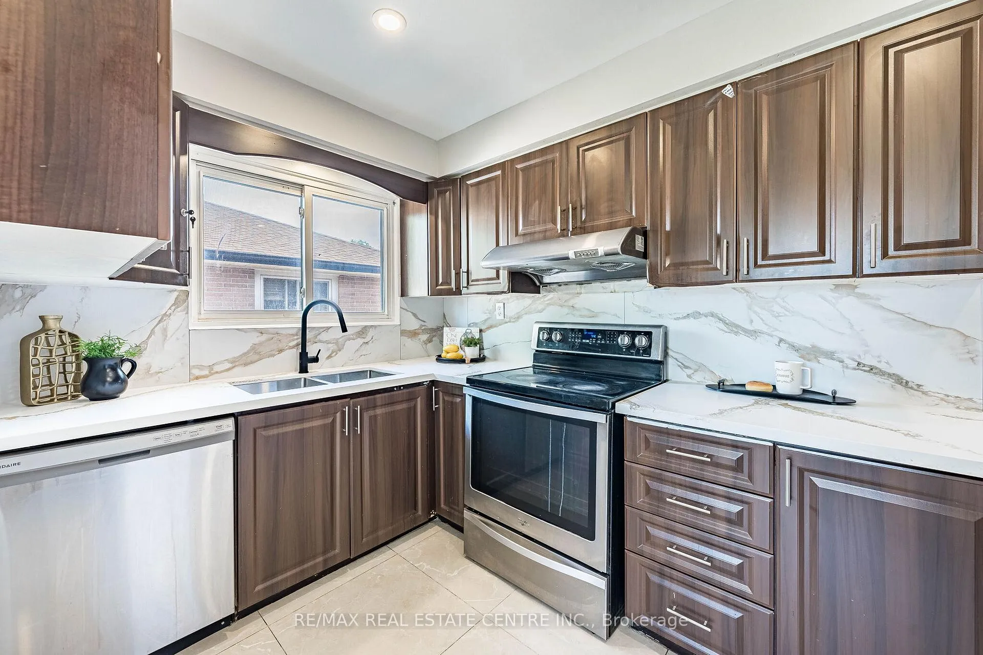 Photo 18 of Unit (Main Floor), 2 Milner Road, Brampton, Brampton East — HOMEH