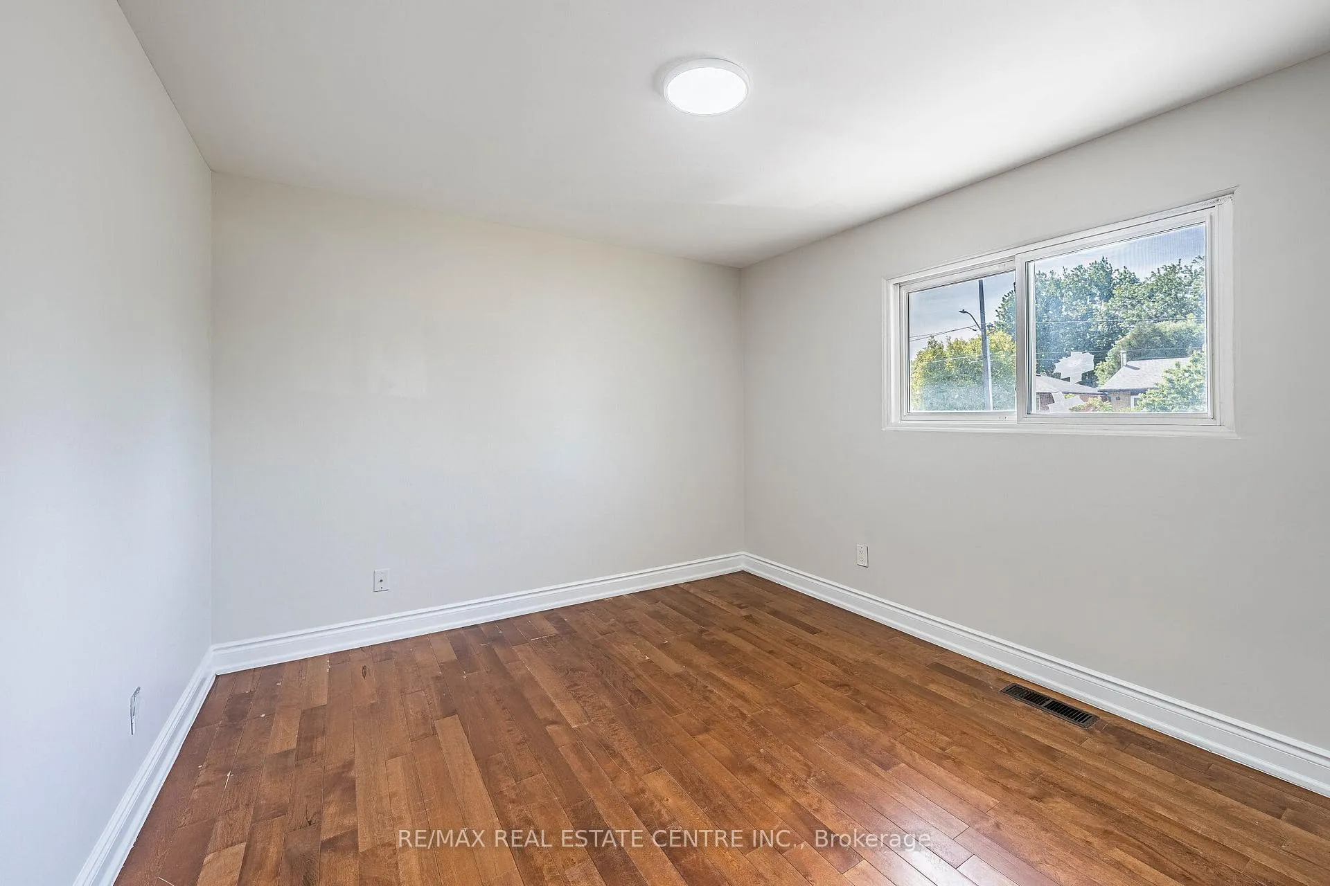 Photo 24 of Unit (Main Floor), 2 Milner Road, Brampton, Brampton East — HOMEH