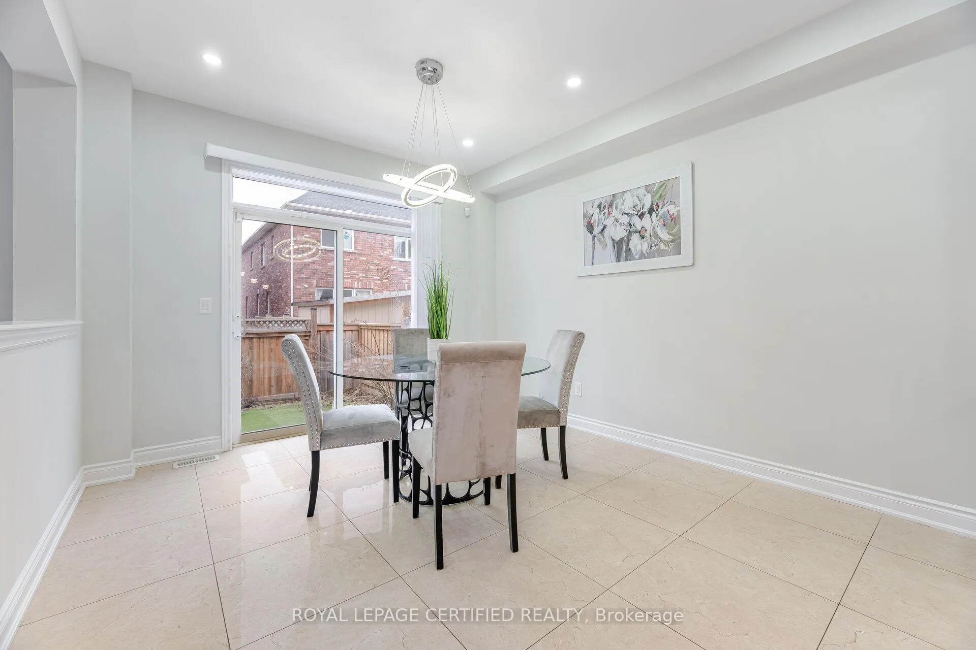 Photo 14 of 23 Gambia Road, Brampton, Northwest Brampton — HOMEH