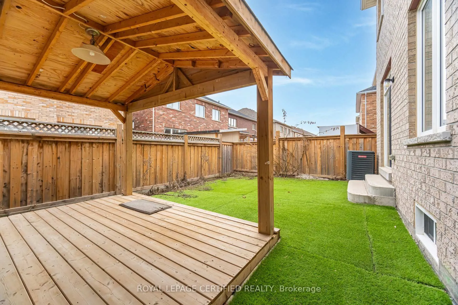 Photo 47 of 23 Gambia Road, Brampton, Northwest Brampton — HOMEH