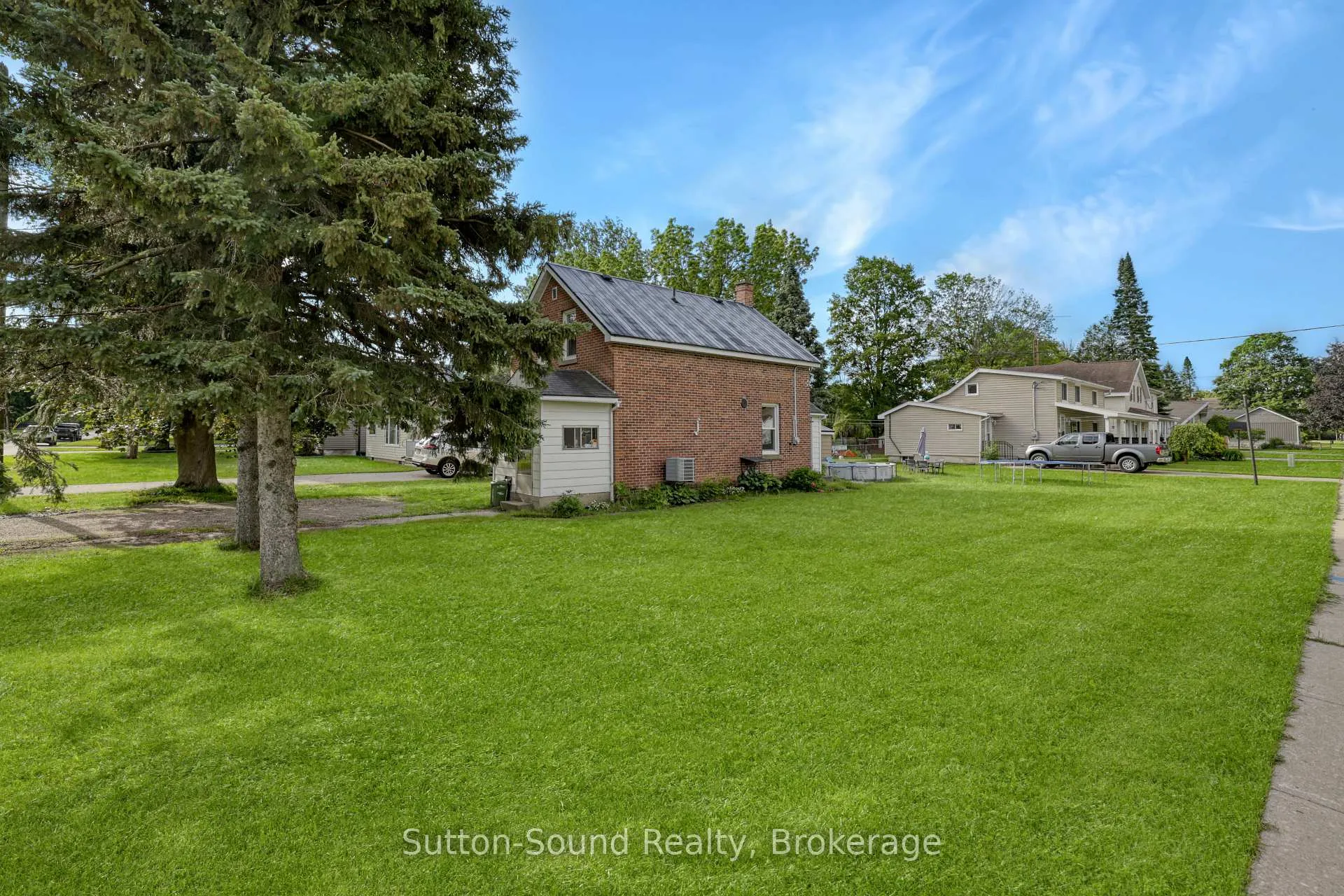 Photo 15 of 705 17th Street E, Owen Sound — HOMEH