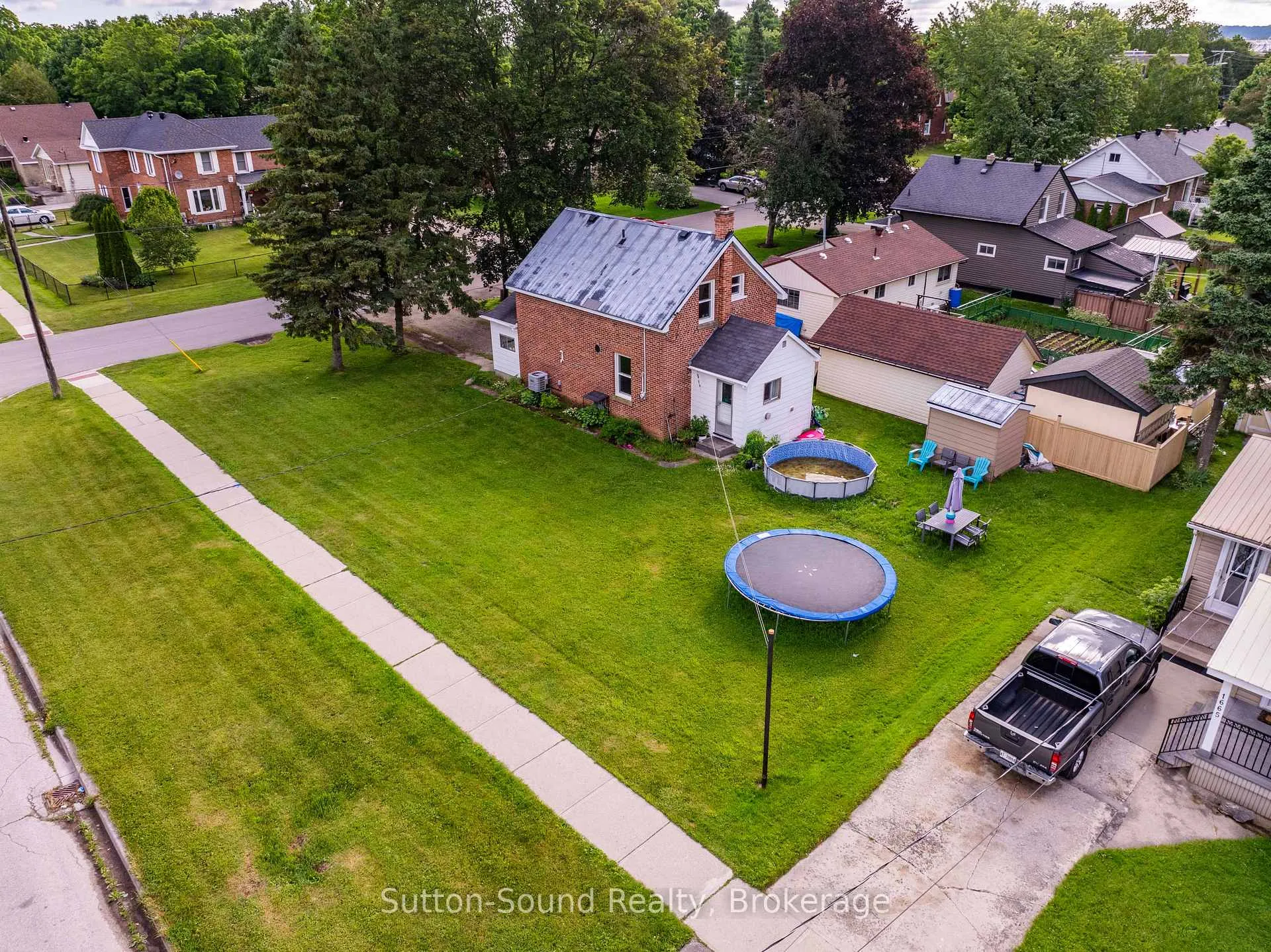 Photo 19 of 705 17th Street E, Owen Sound — HOMEH