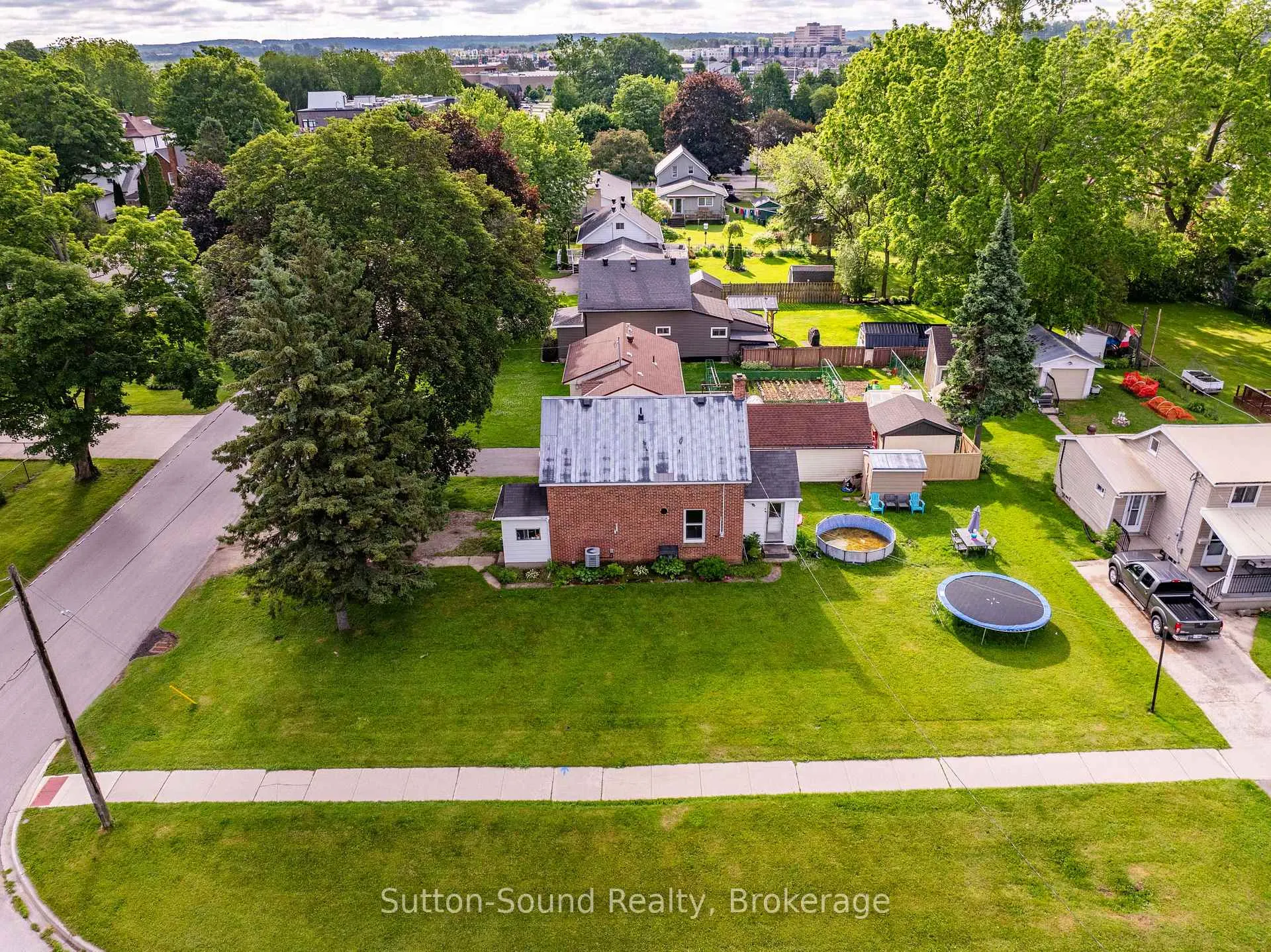Photo 20 of 705 17th Street E, Owen Sound — HOMEH