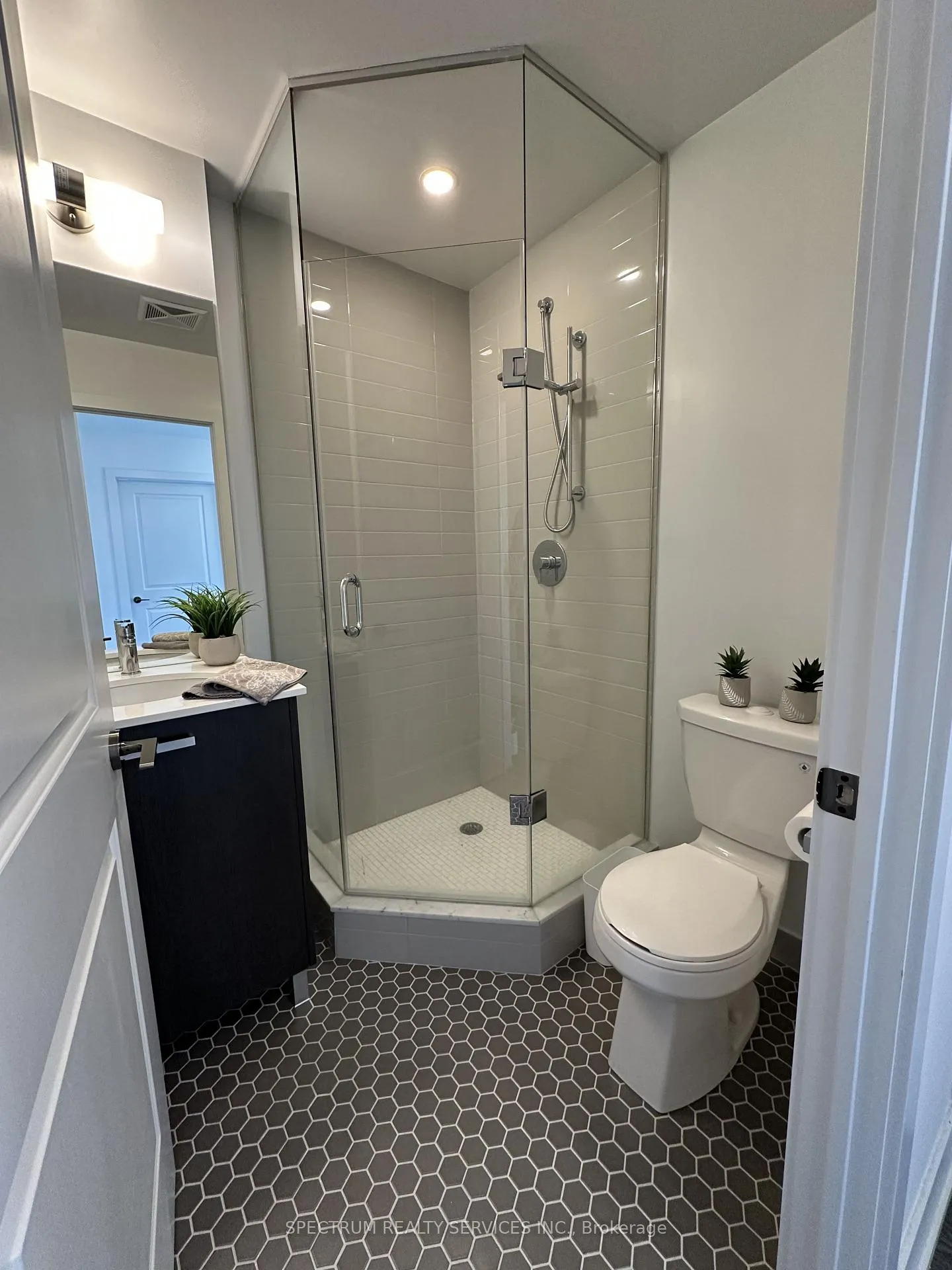 Photo 15 of Unit 1202, 11 Lillian Street, Toronto, Mount Pleasant West — HOMEH