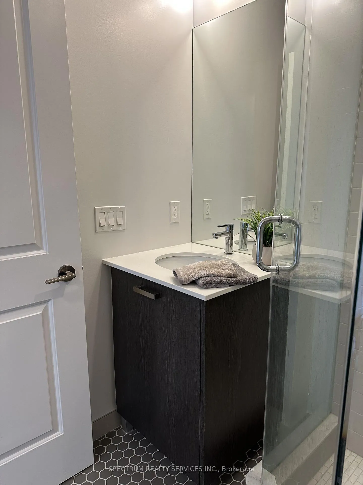 Photo 16 of Unit 1202, 11 Lillian Street, Toronto, Mount Pleasant West — HOMEH