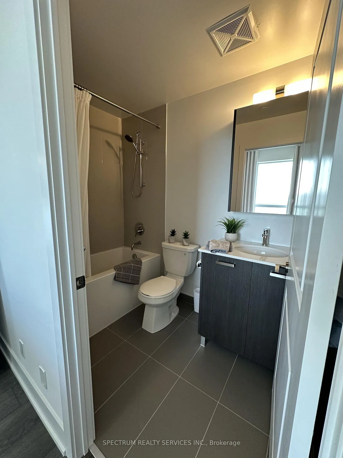 Photo 25 of Unit 1202, 11 Lillian Street, Toronto, Mount Pleasant West — HOMEH