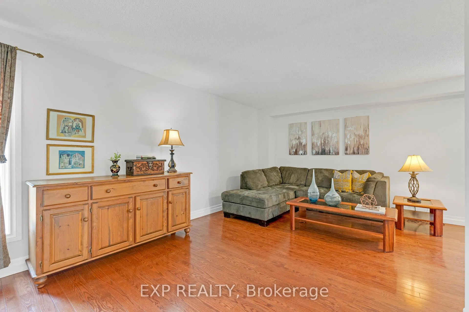 Photo 5 of 1471 Pickwick Drive, Mississauga, East Credit — HOMEH