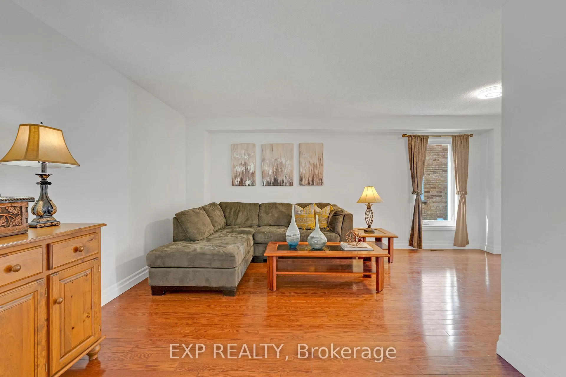 Photo 6 of 1471 Pickwick Drive, Mississauga, East Credit — HOMEH