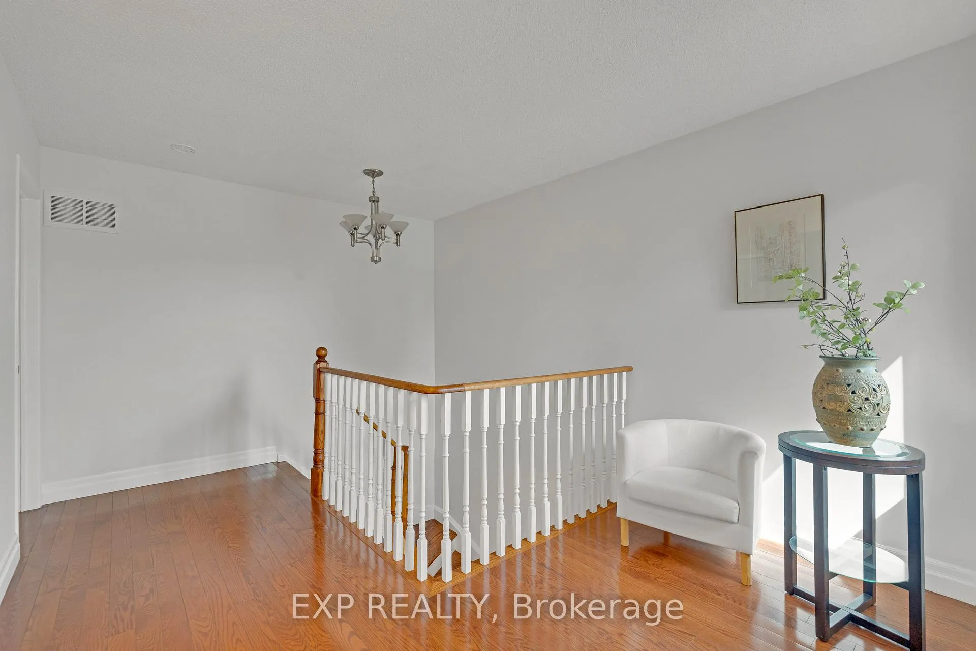 Photo 14 of 1471 Pickwick Drive, Mississauga, East Credit — HOMEH