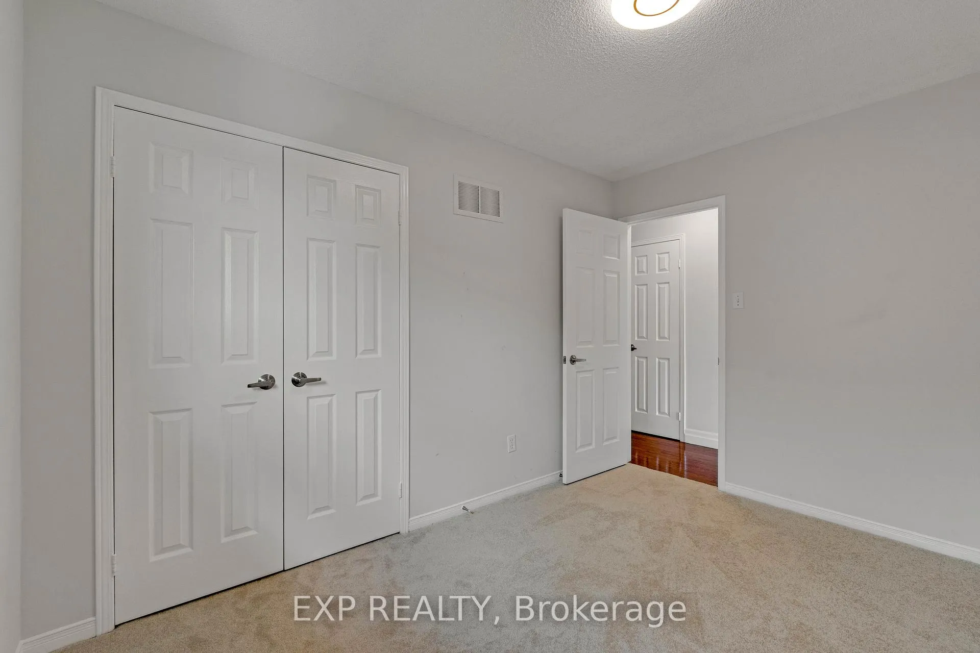 Photo 19 of 1471 Pickwick Drive, Mississauga, East Credit — HOMEH