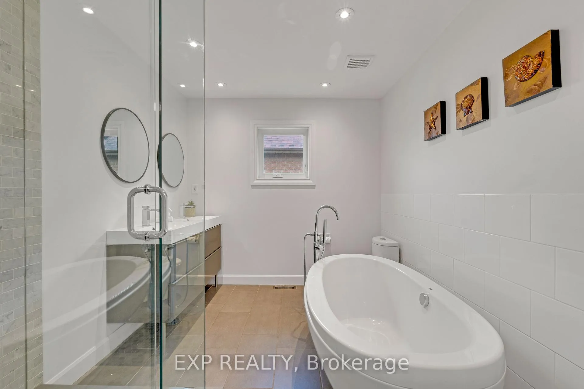 Photo 22 of 1471 Pickwick Drive, Mississauga, East Credit — HOMEH