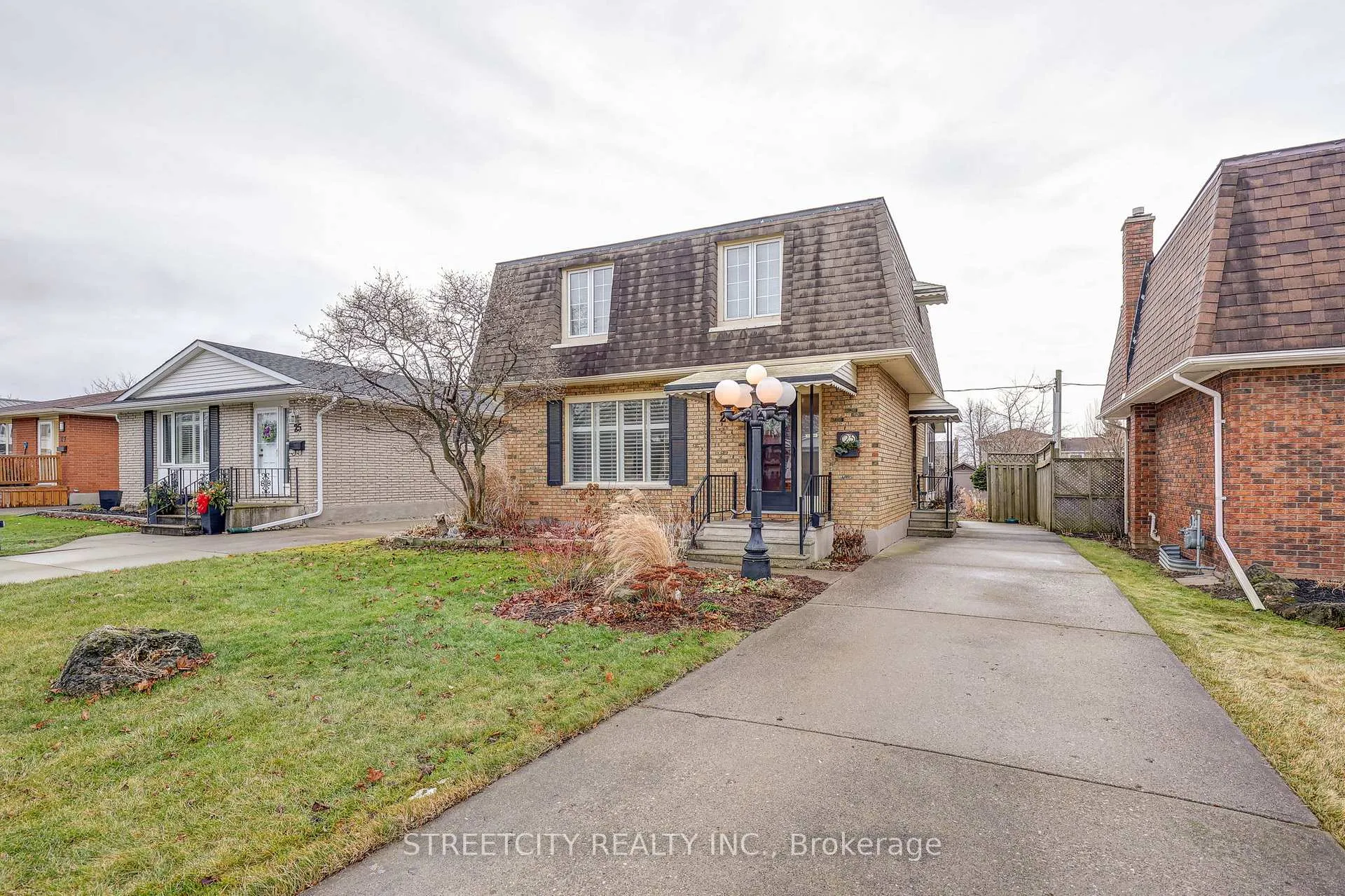 Photo 2 of 23 Dyer Street, St. Thomas — HOMEH