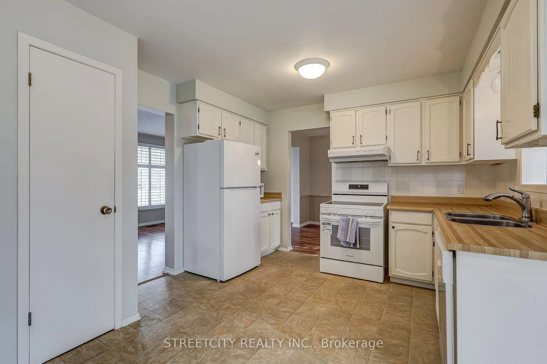 Photo 6 of 23 Dyer Street, St. Thomas — HOMEH