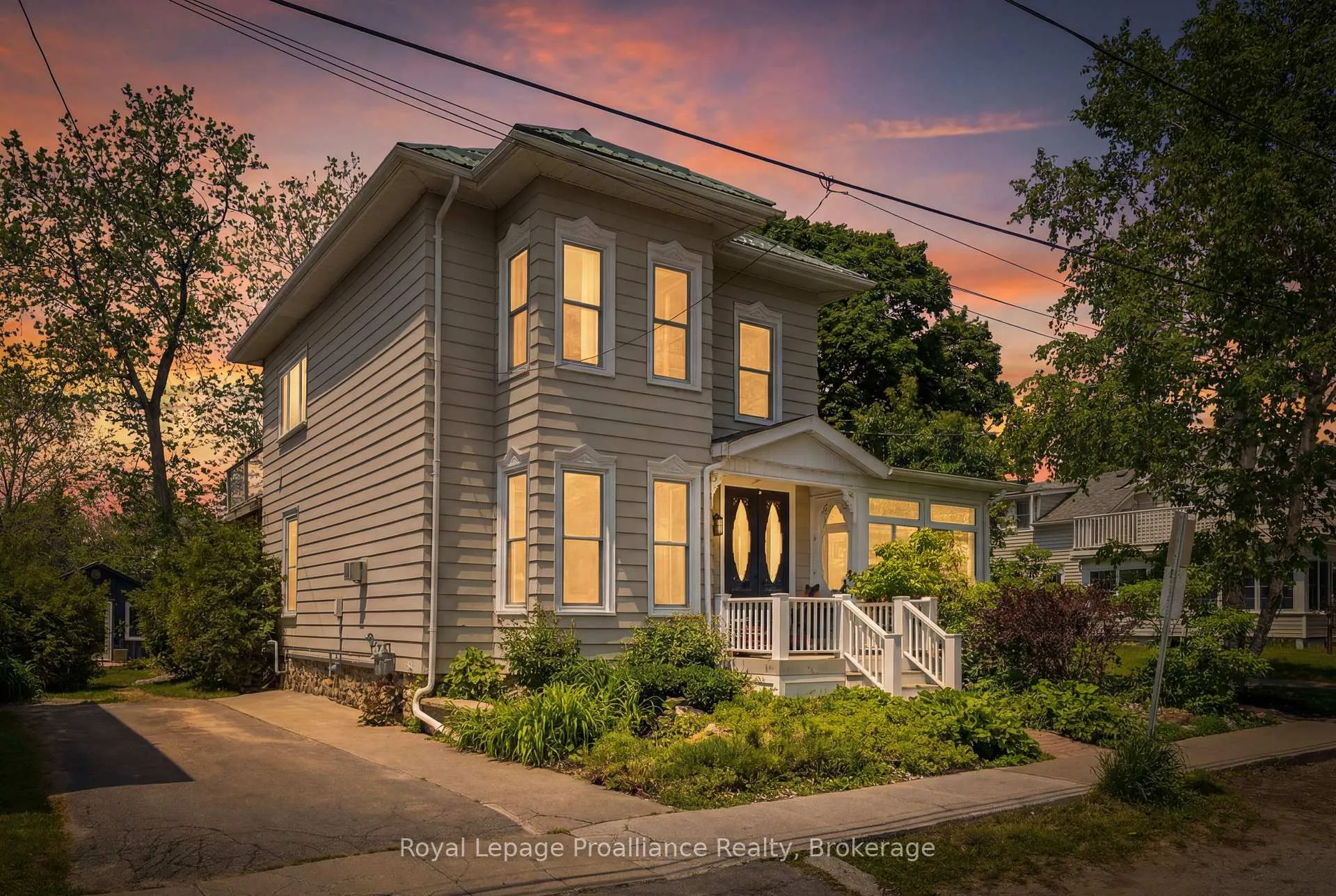 Photo 3 of 22 West Street, Prince Edward County, Wellington Ward — HOMEH