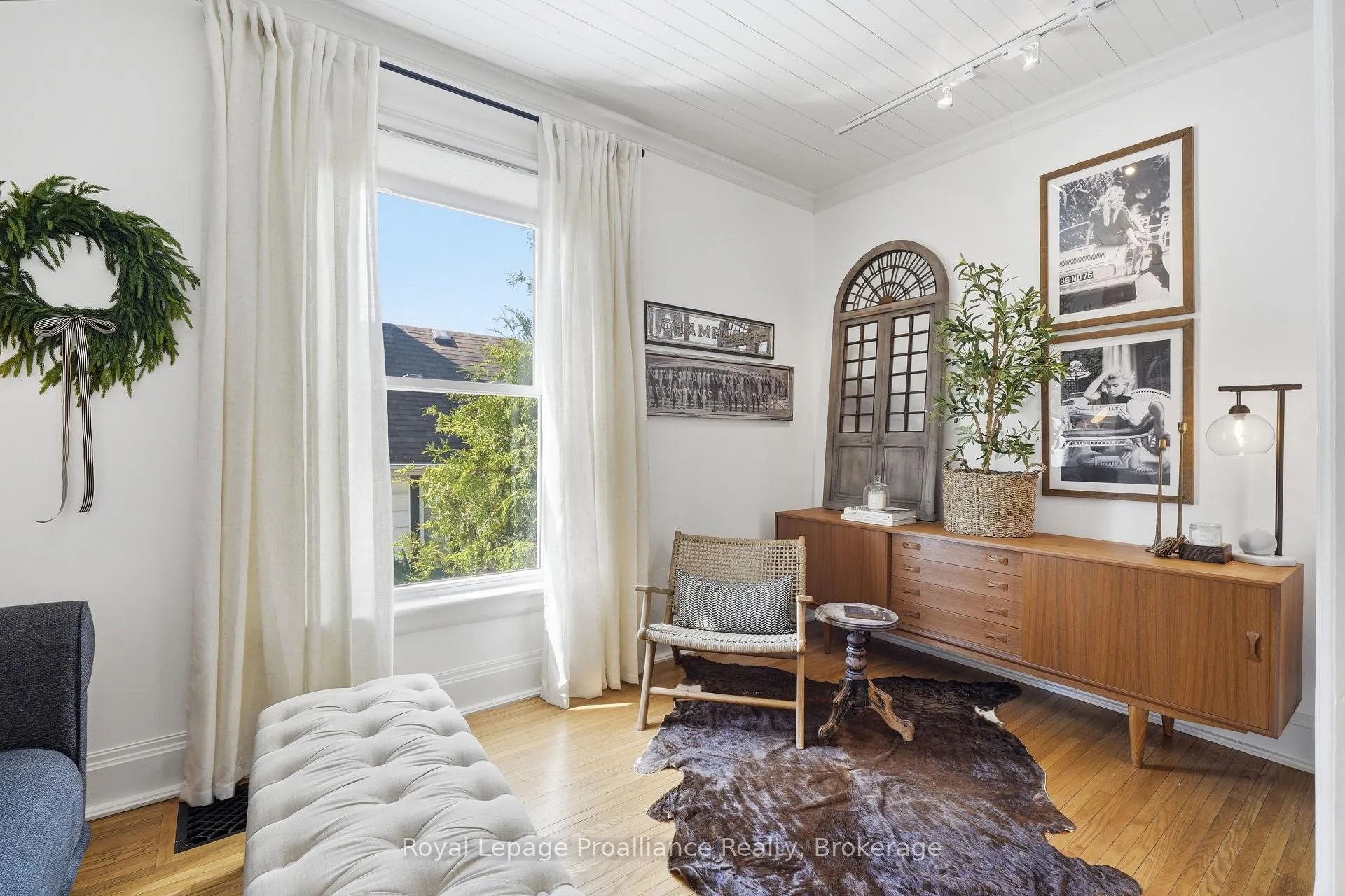 Photo 11 of 22 West Street, Prince Edward County, Wellington Ward — HOMEH