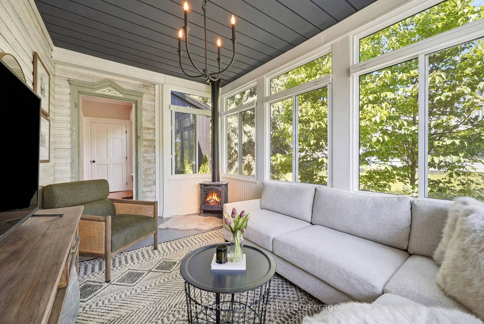 Photo 16 of 22 West Street, Prince Edward County, Wellington Ward — HOMEH