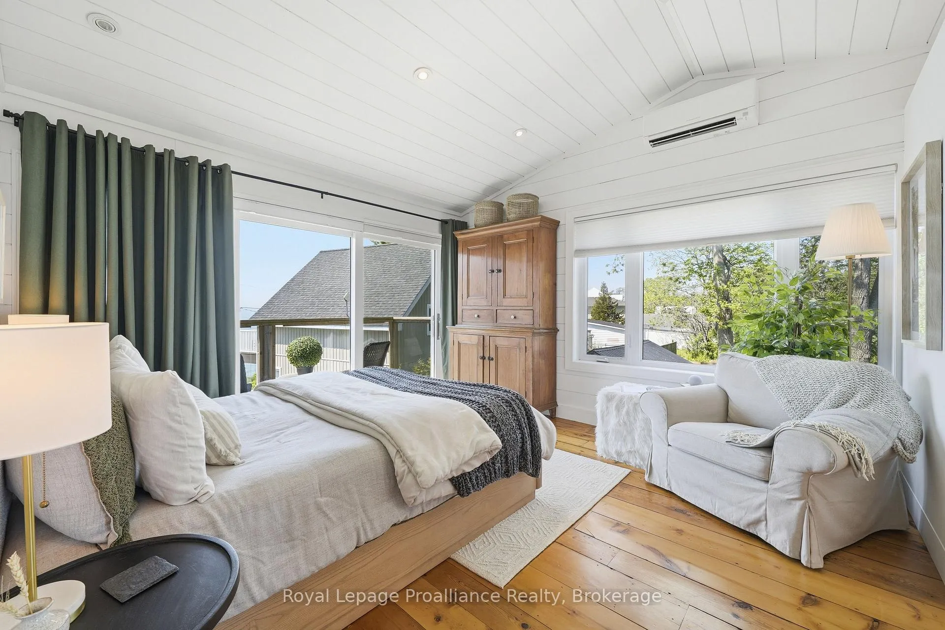 Photo 35 of 22 West Street, Prince Edward County, Wellington Ward — HOMEH