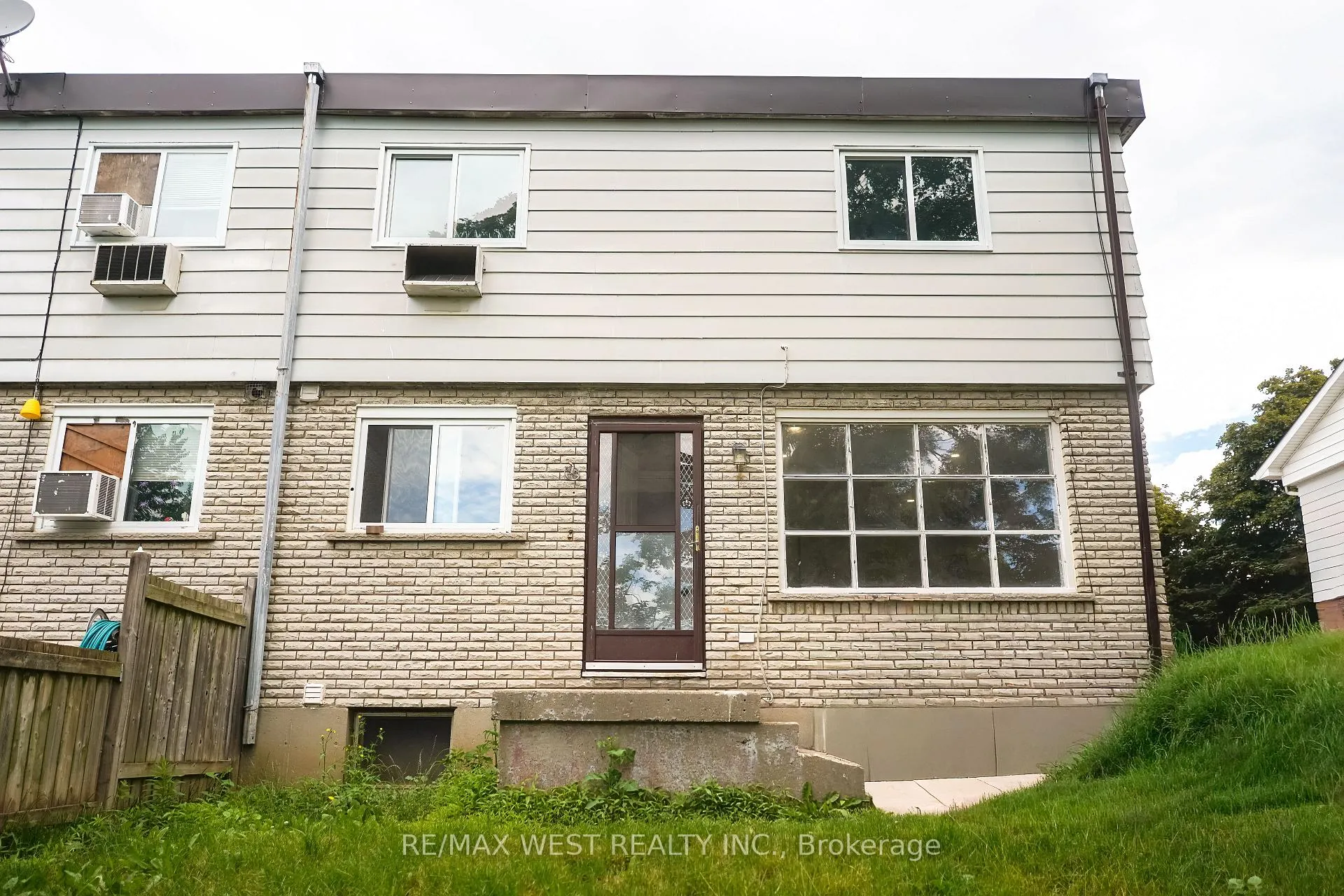 Front of Unit 3, 19 Brenda Court