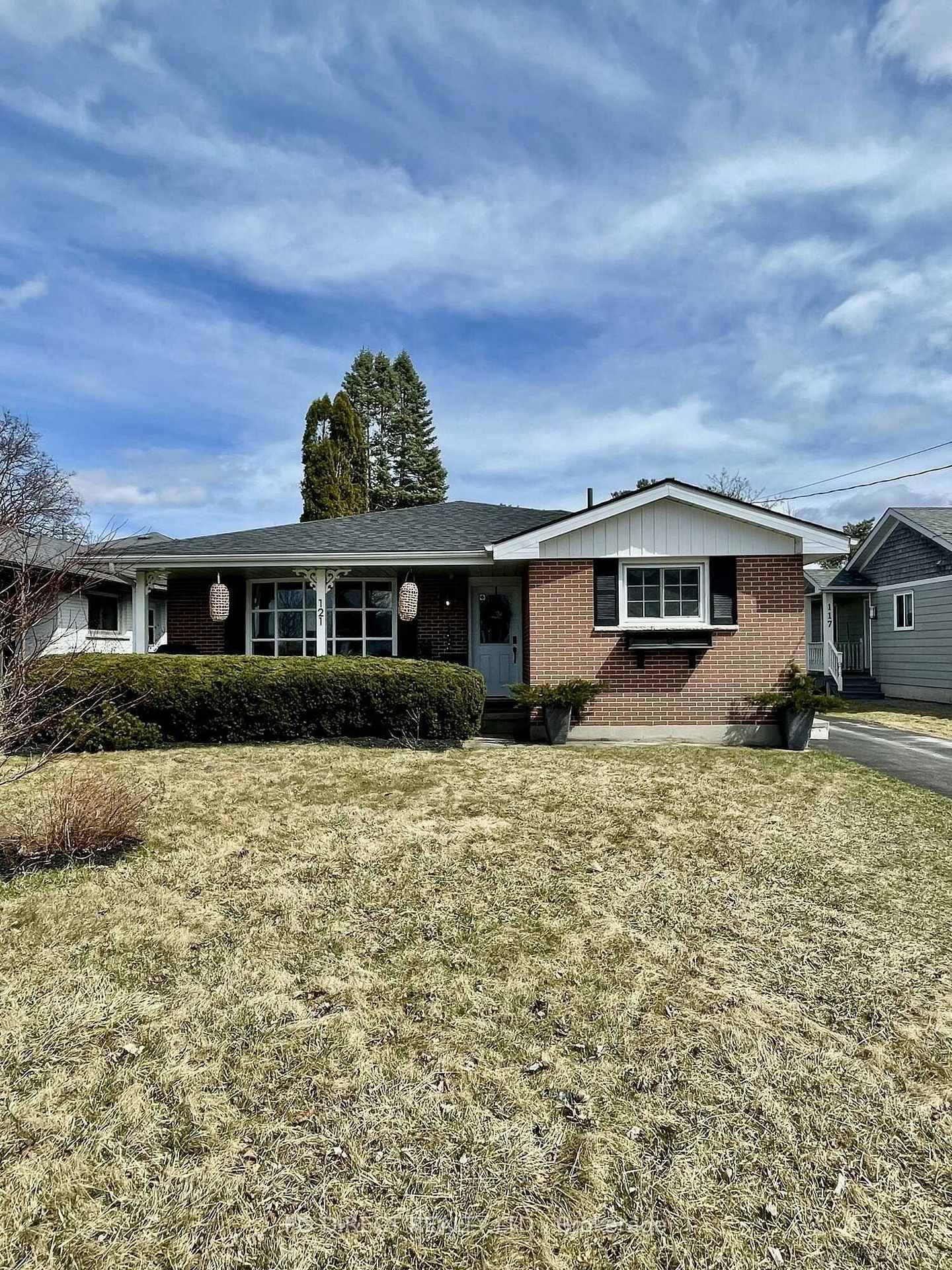 Front of 121 Palmer Road